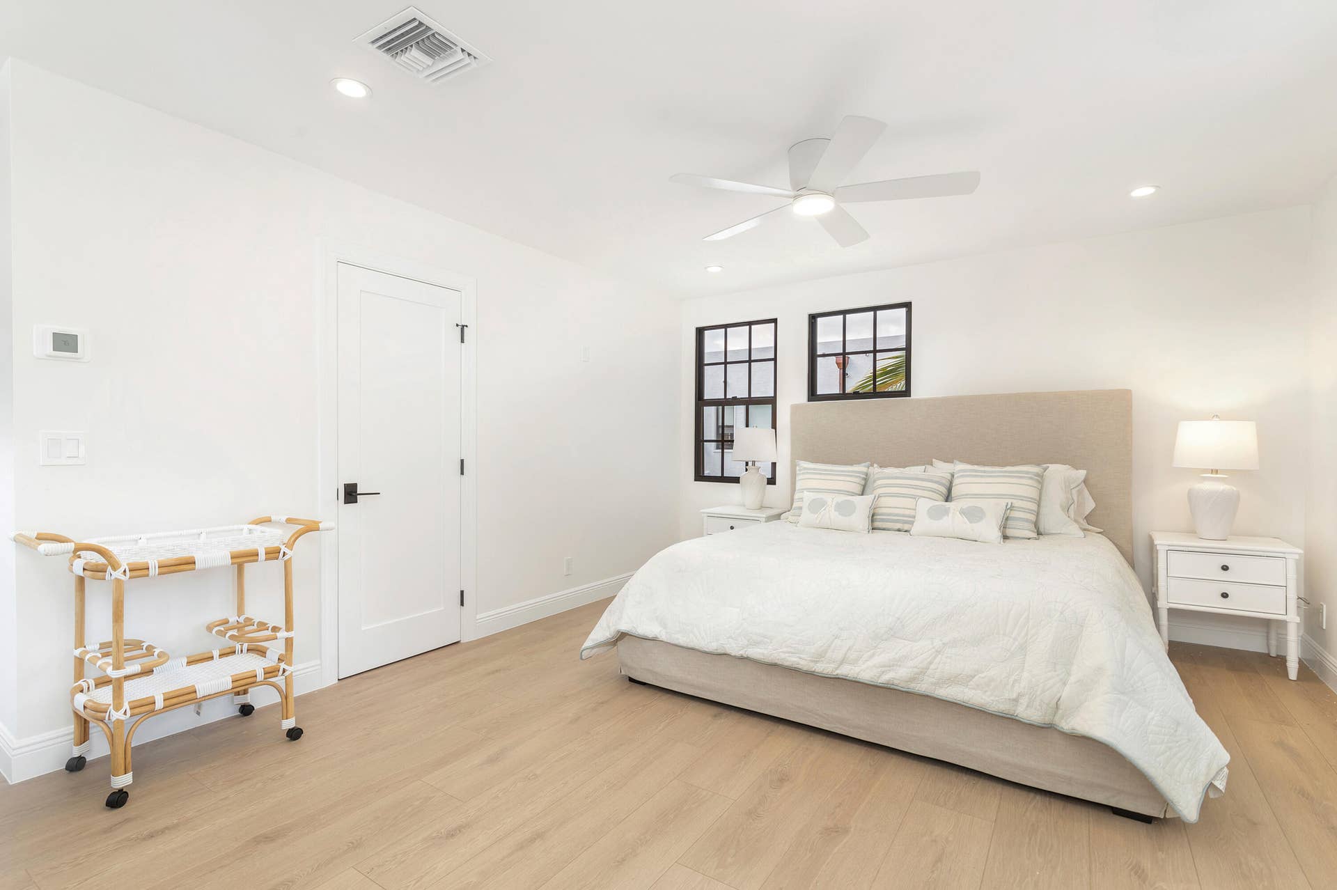 237/225 Monroe Drive, West Palm Beach, FL 33405 237 - Bedroom