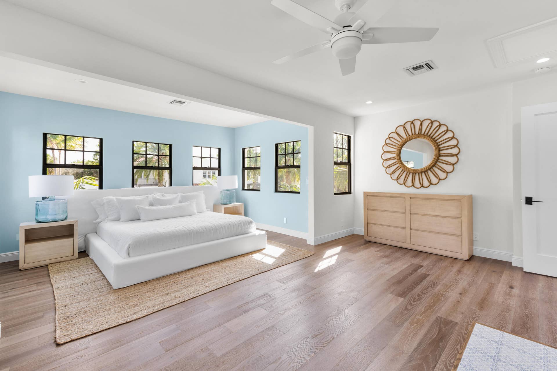 237/225 Monroe Drive, West Palm Beach, FL 33405 225 - Primary Bedroom