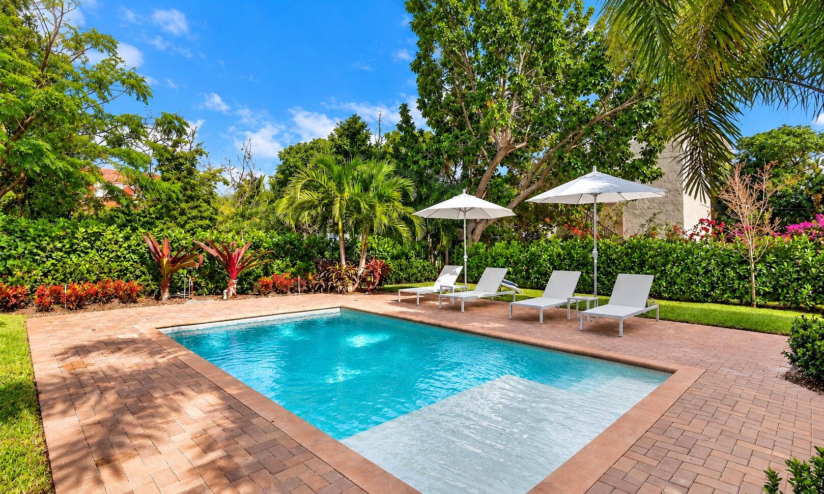 237/225 Monroe Drive, West Palm Beach, FL 33405 225 - Pool