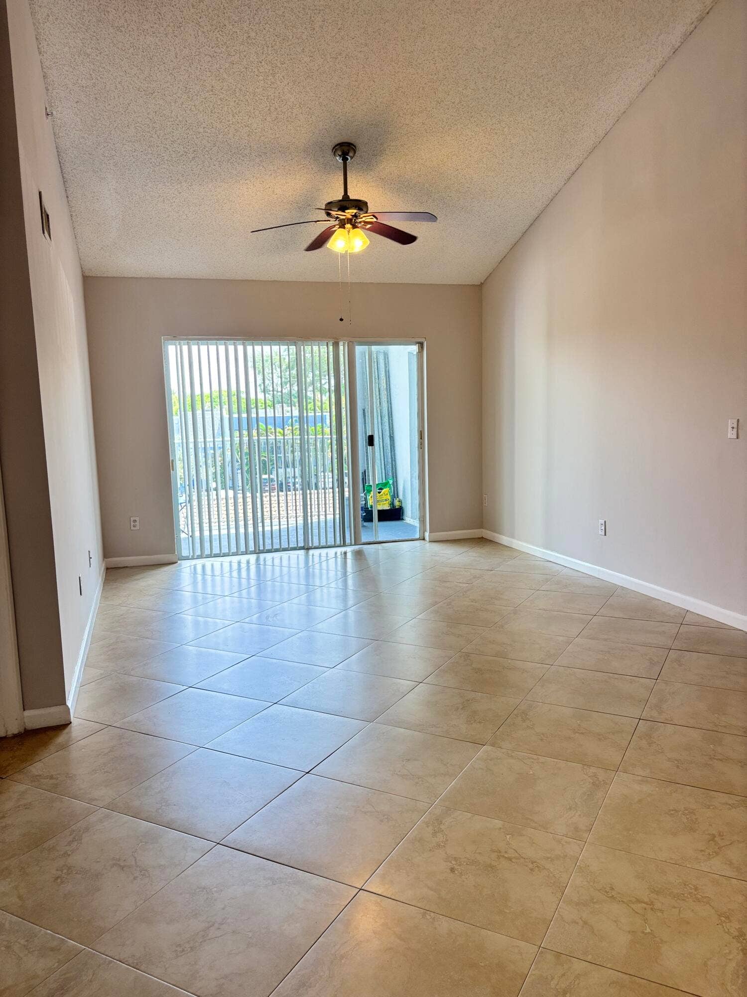 2640 S University Drive, #305, Davie, FL 33328 IMG_7209