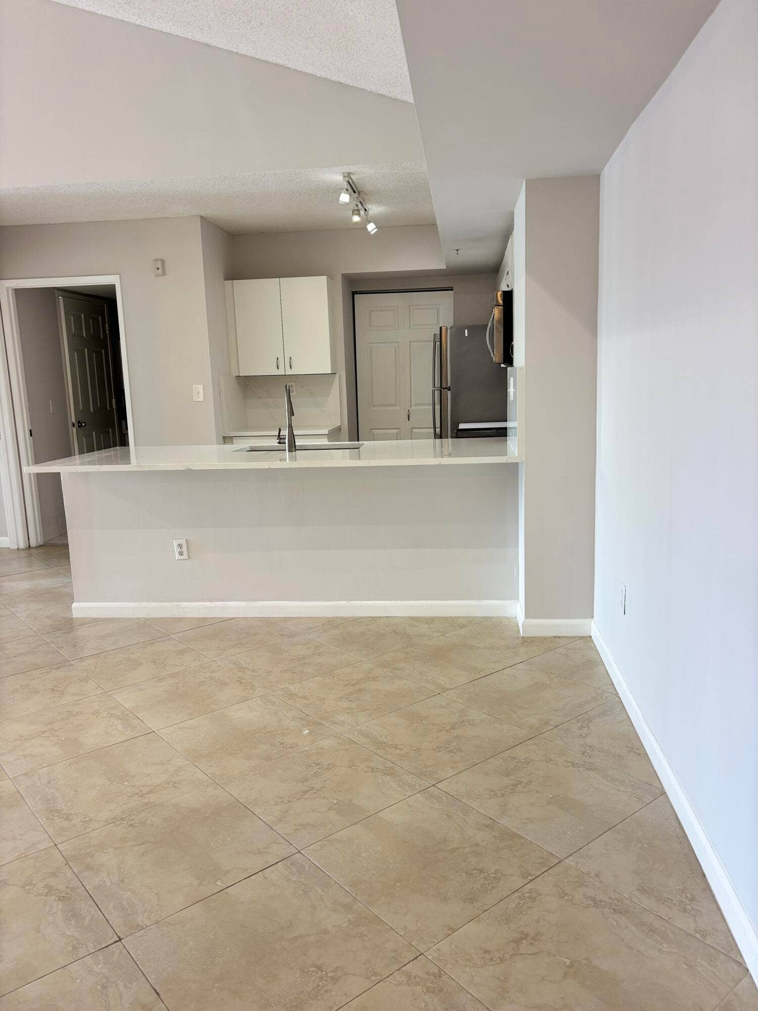 2640 S University Drive, #305, Davie, FL 33328 IMG_7210