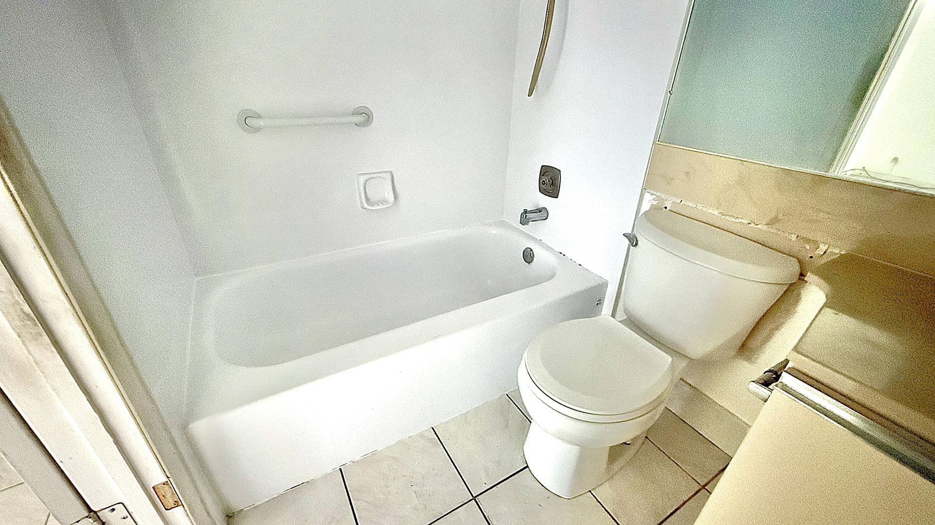 4058 HARWOOD E, Deerfield Beach, FL 33442 Main Bathroom