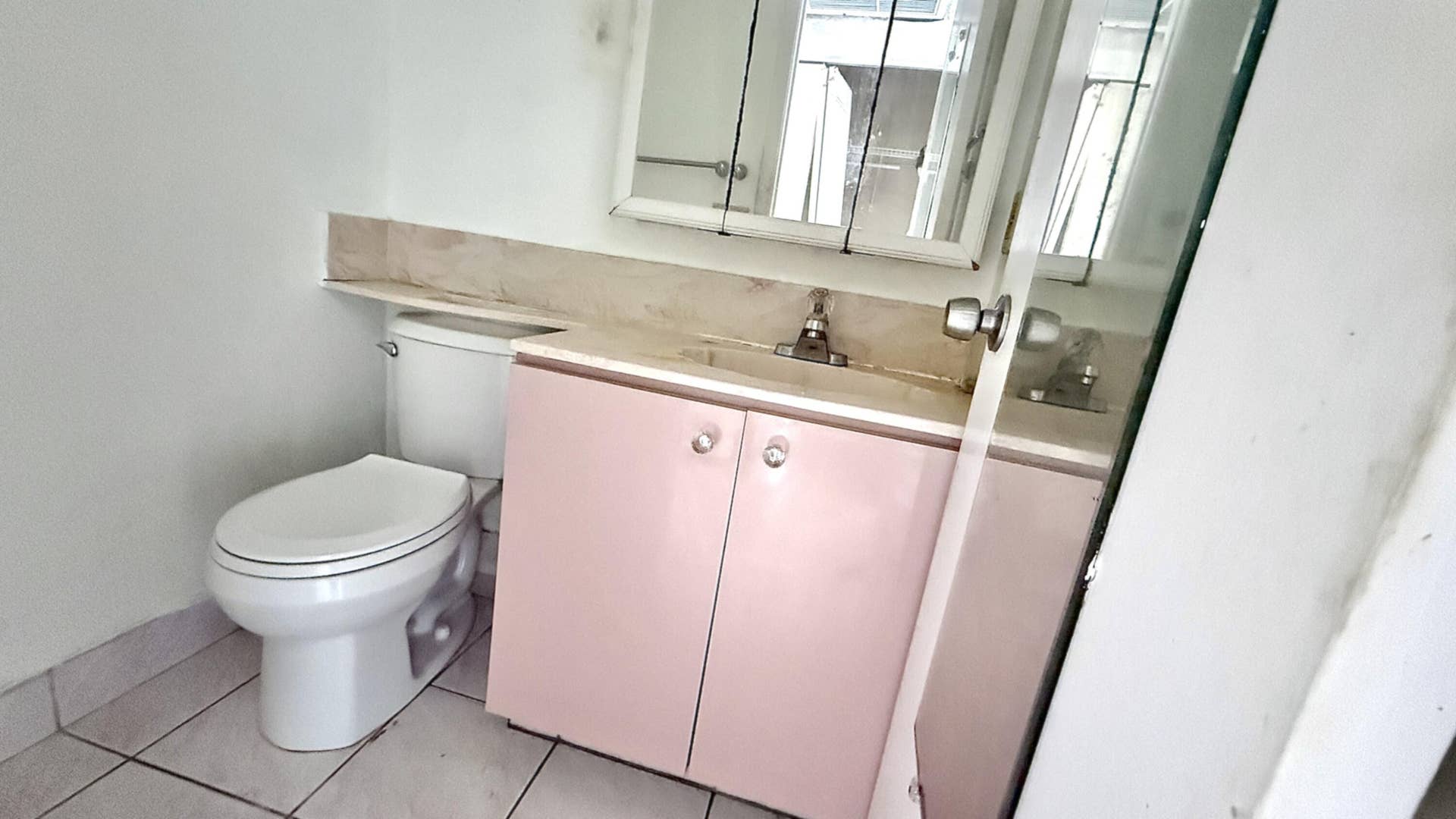 4058 HARWOOD E, Deerfield Beach, FL 33442 Half Bath