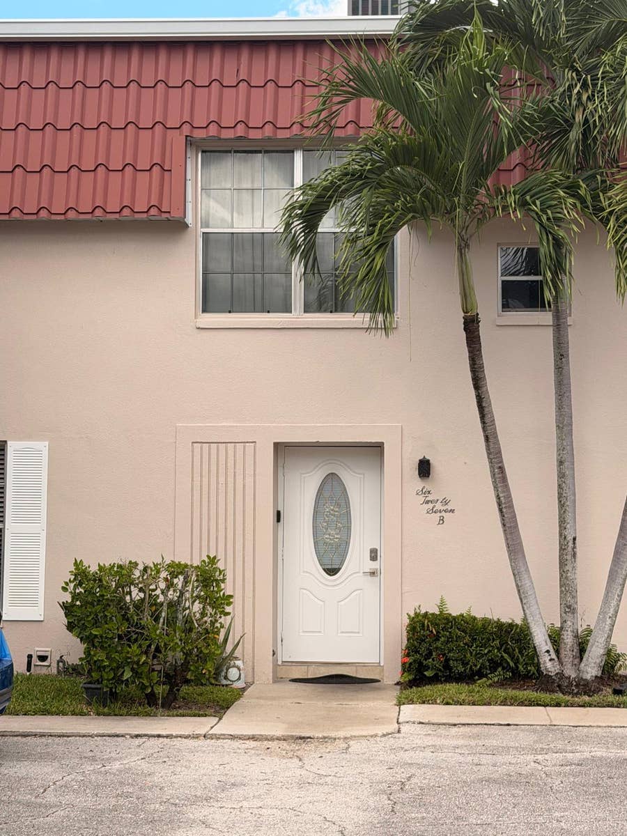 Property photo for 627 LACONIA Circle, #B, Lake Worth, FL