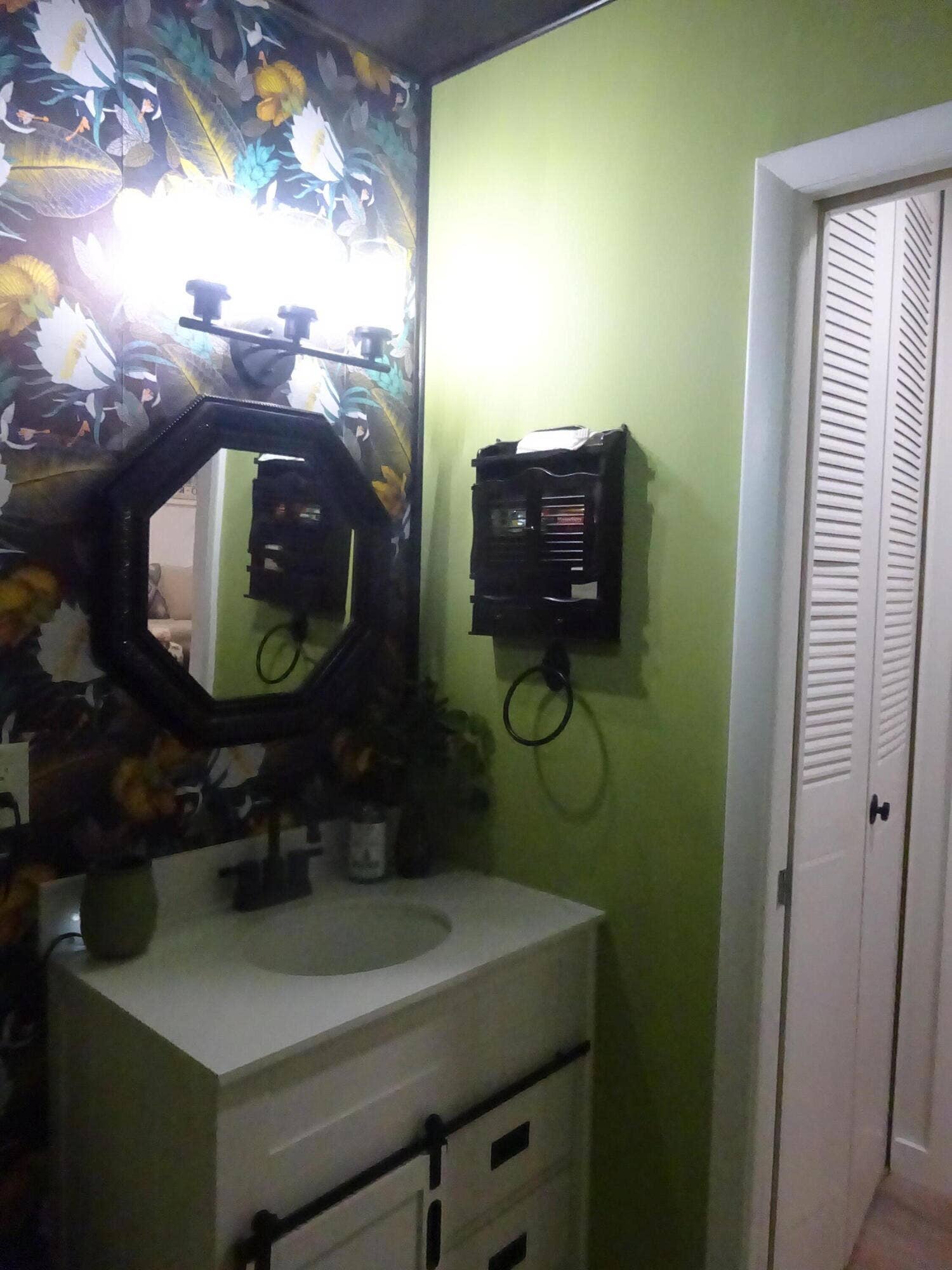 2864 CROSLEY Drive E, #A, West Palm Beach, West Palm Beach, FL 33415 DSC05293