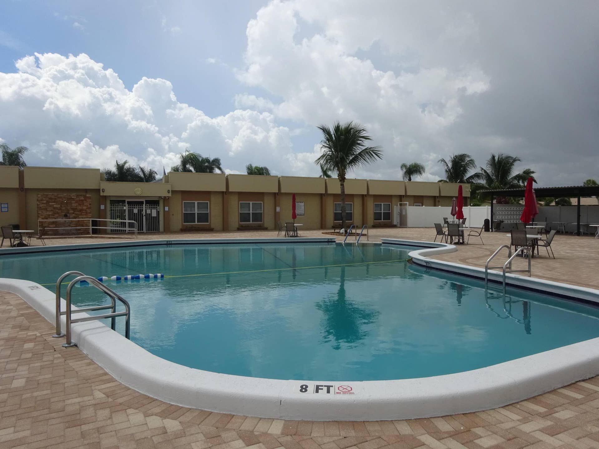 2864 CROSLEY Drive E, #A, West Palm Beach, West Palm Beach, FL 33415 DSC05318