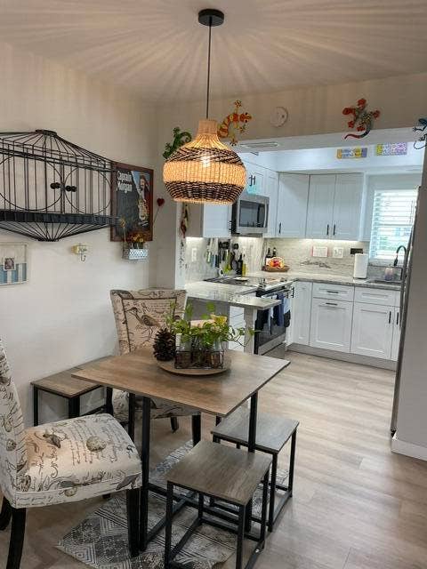2864 CROSLEY Drive E, #A, West Palm Beach, West Palm Beach, FL 33415 kitchen dining