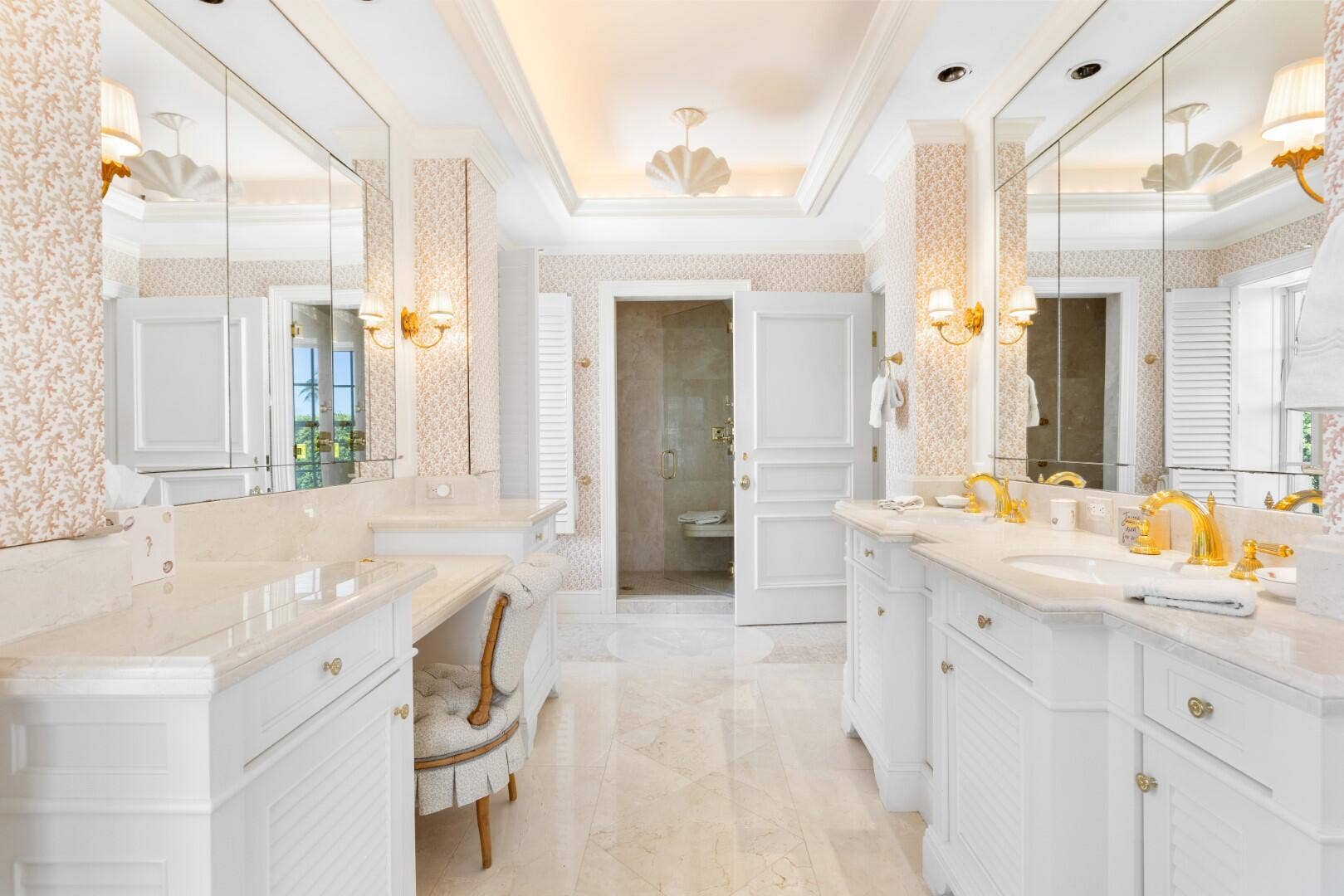320 El Vedado Road, Palm Beach, FL 33480 Primary Suite 2 Bath