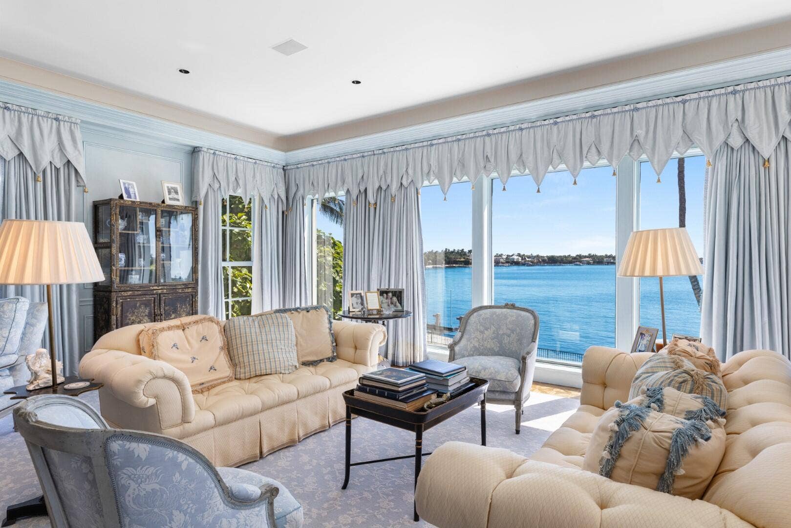 320 El Vedado Road, Palm Beach, FL 33480 Primary Suite 1 Sitting Area