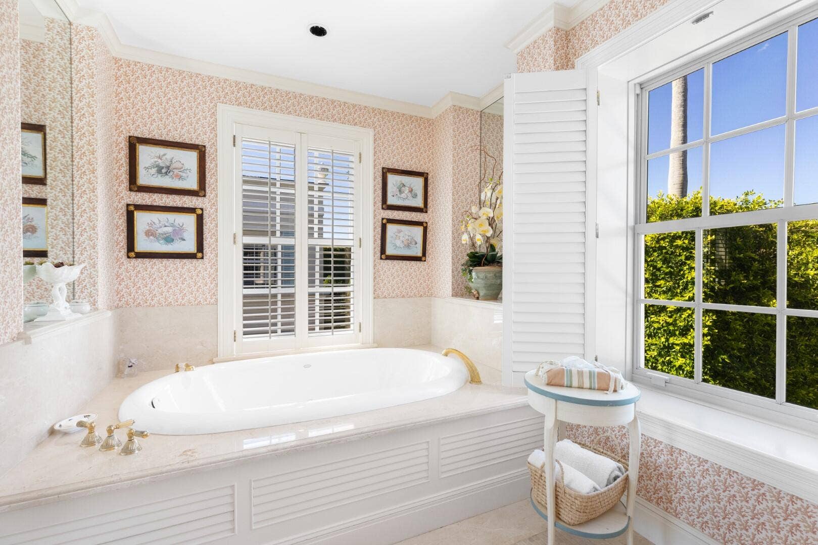 320 El Vedado Road, Palm Beach, FL 33480 Primary Suite 2 Bath