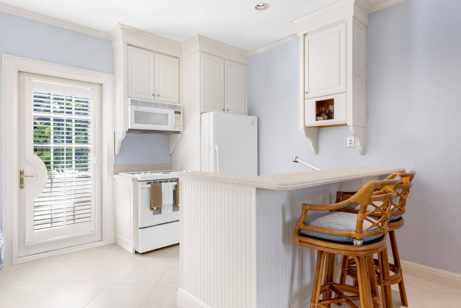 320 El Vedado Road, Palm Beach, FL 33480 Guest House Kitchen