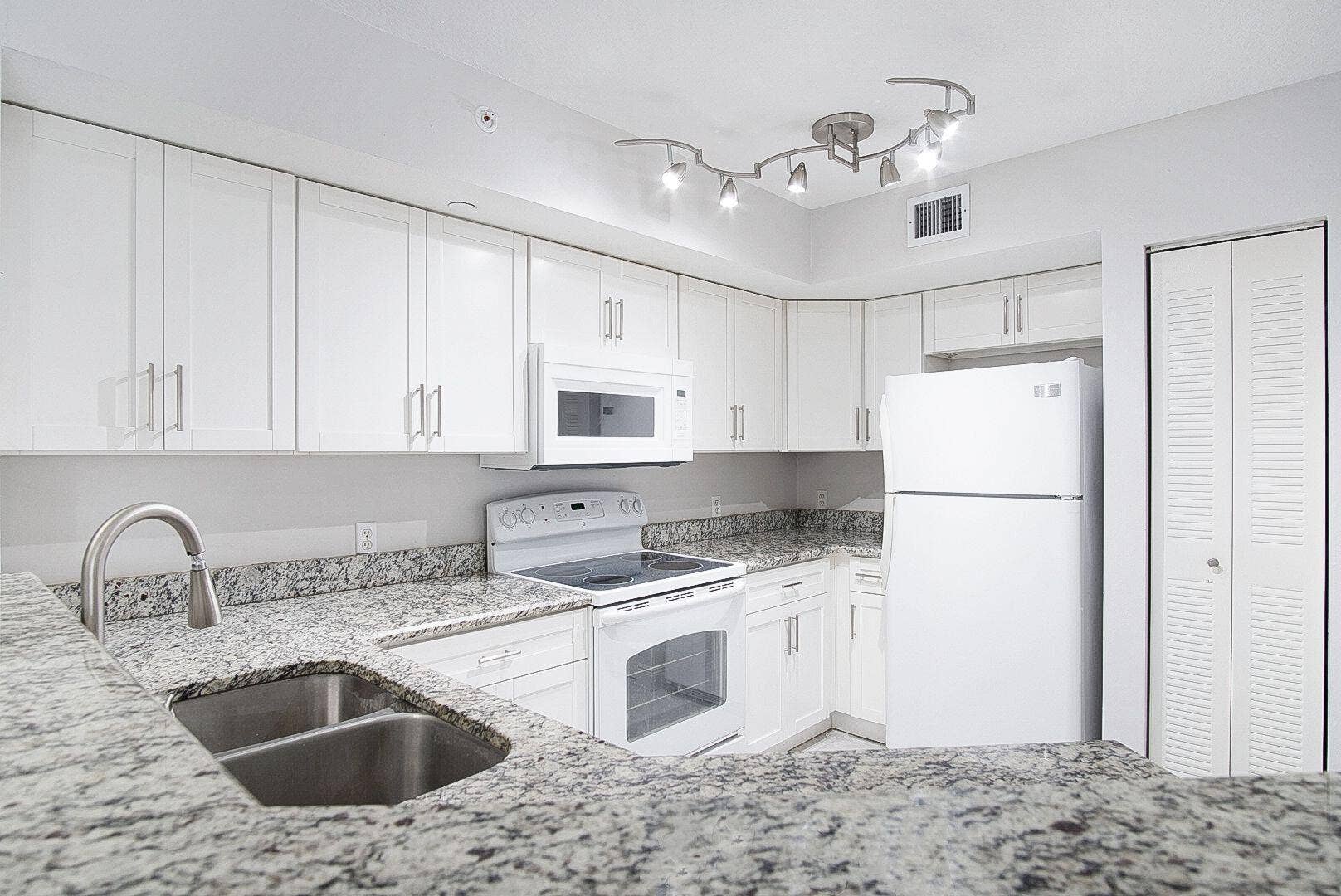 4041 SAN MARINO Boulevard, #307, West Palm Beach, FL 33409 QKsuDZpg