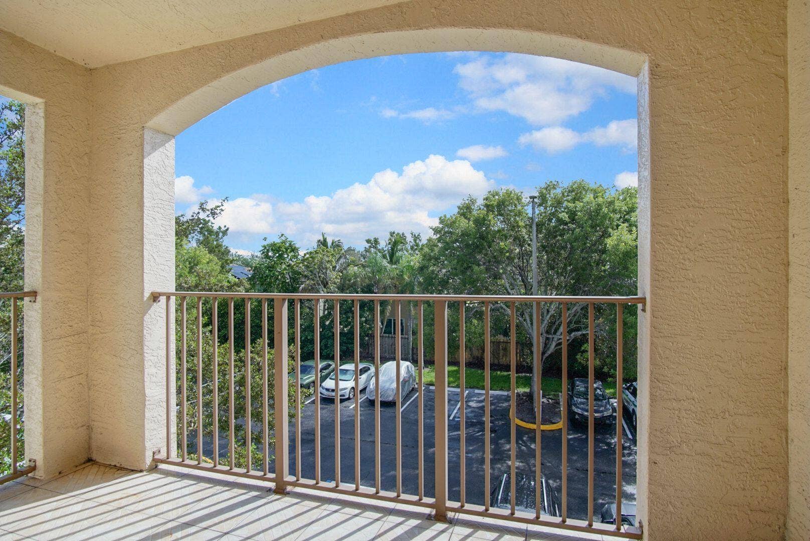 4041 SAN MARINO Boulevard, #307, West Palm Beach, FL 33409 tJ4KlSAY