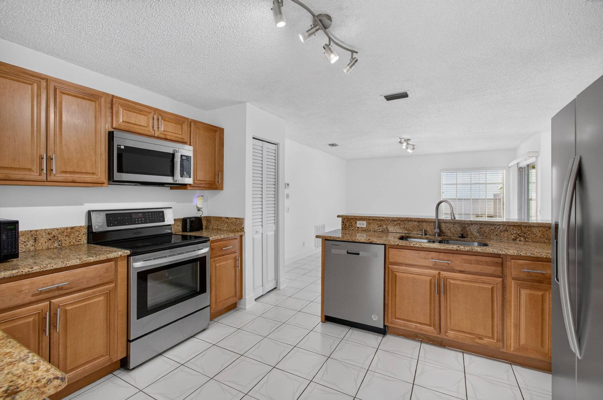 10621 Wheelhouse Circle, Boca Raton, FL 33428 26-web-or-mls-DSC_1574