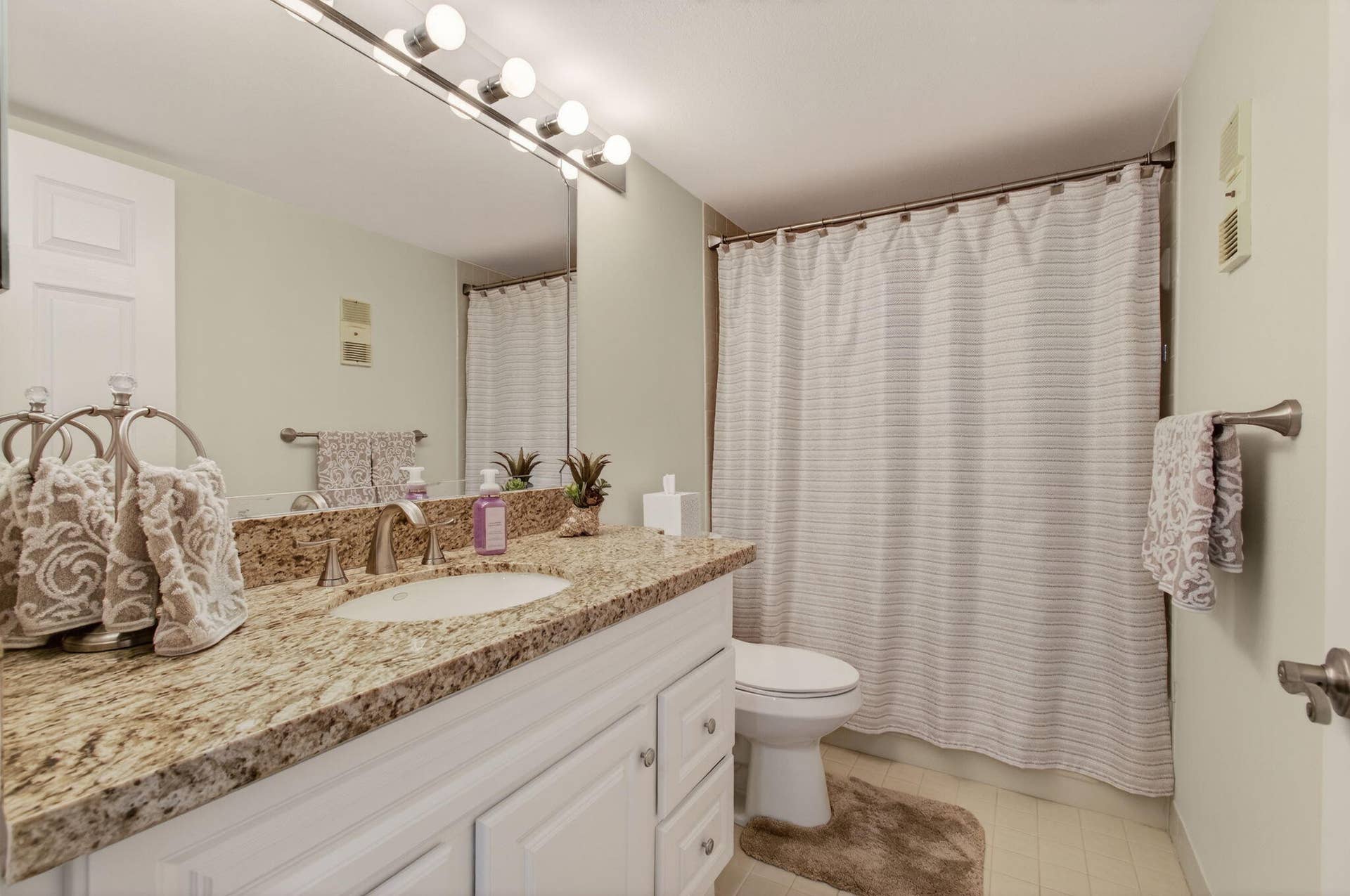 15074 Witney Road, #204, Delray Beach, FL 33484 60-web-or-mls-DSC_1598
