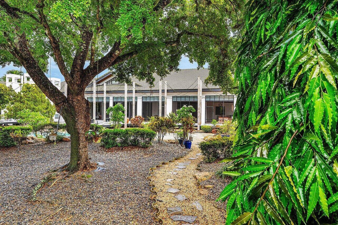 8549 SURREY Lane, Boca Raton, FL 33496 066-8549SurreyLane-BocaRaton-FL-33496-SM