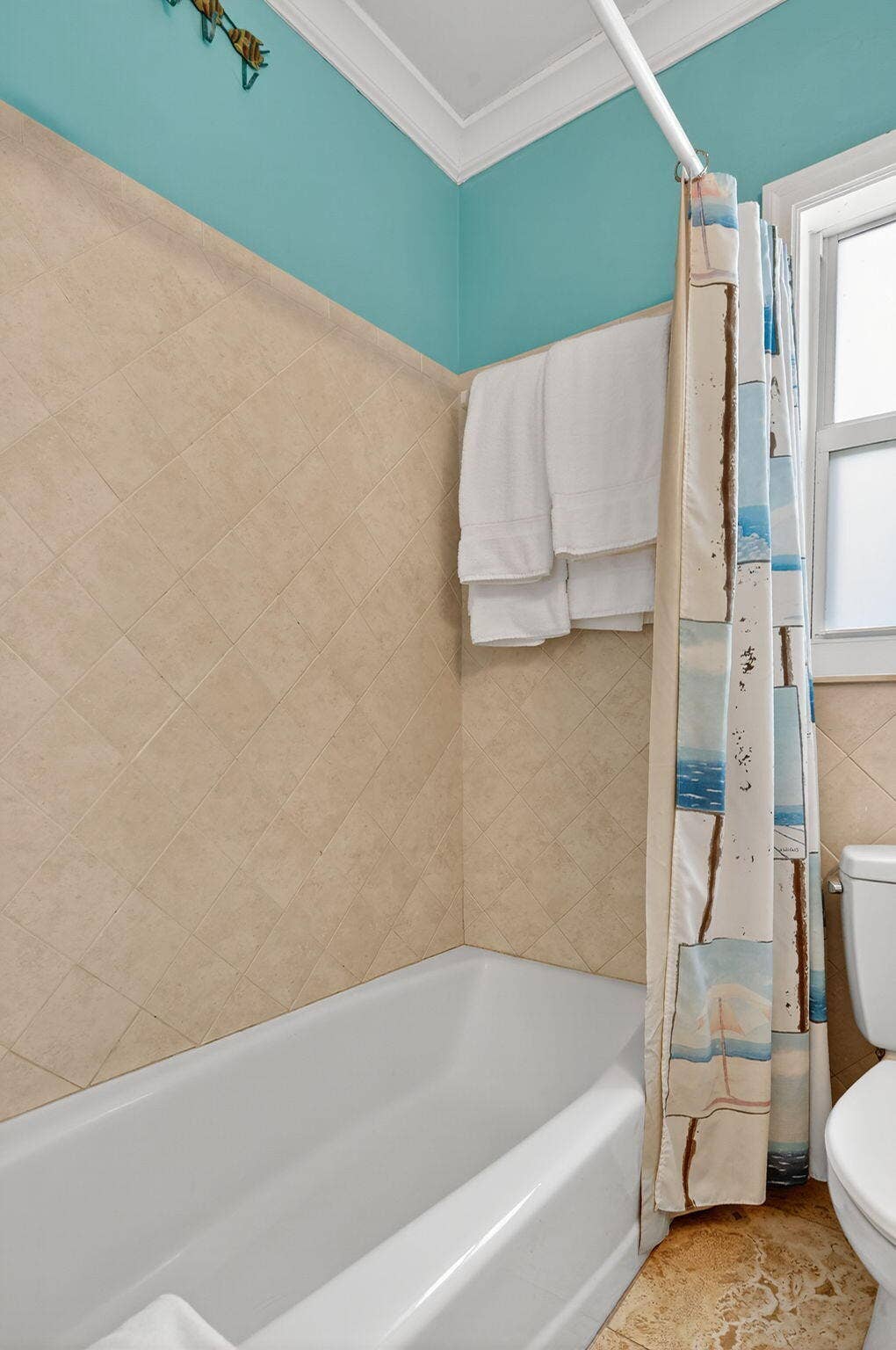 bathroom/tub