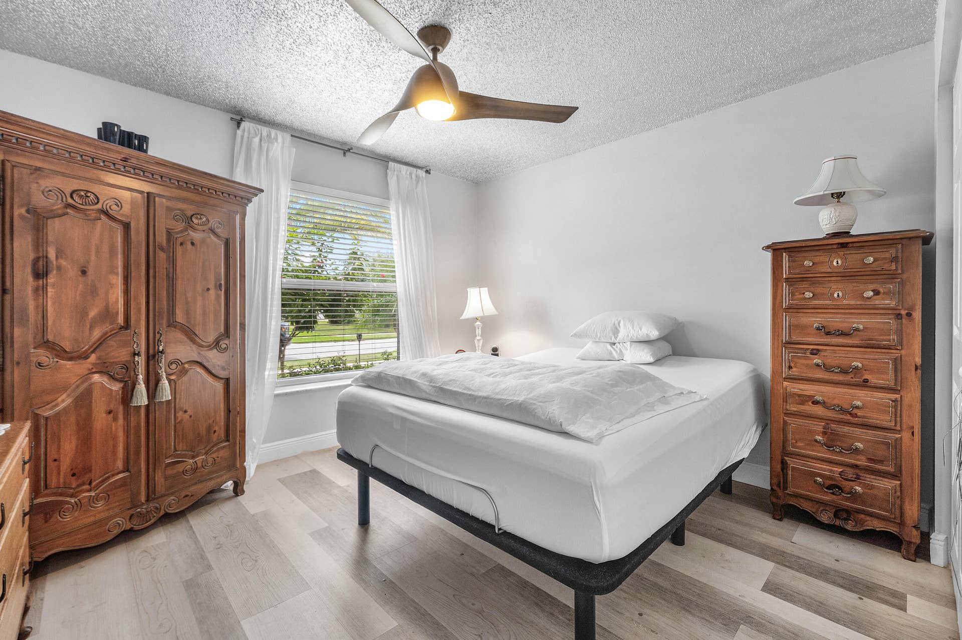 6734 Lake Nona Place, Lake Worth, FL 33463 095-6734LakeNonaPlace-Greenacres-FL-3346
