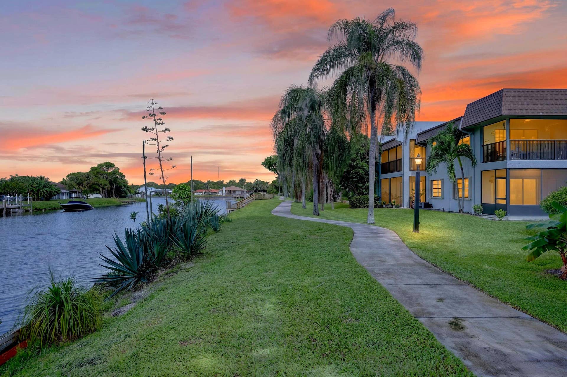 400 CANAL Point S, #130, Delray Beach, FL 33444 DSC00270_twilight