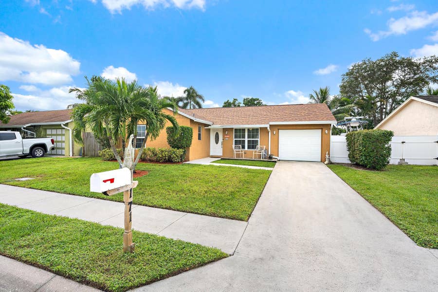 Property photo for 171 Banyan Circle, Jupiter, FL
