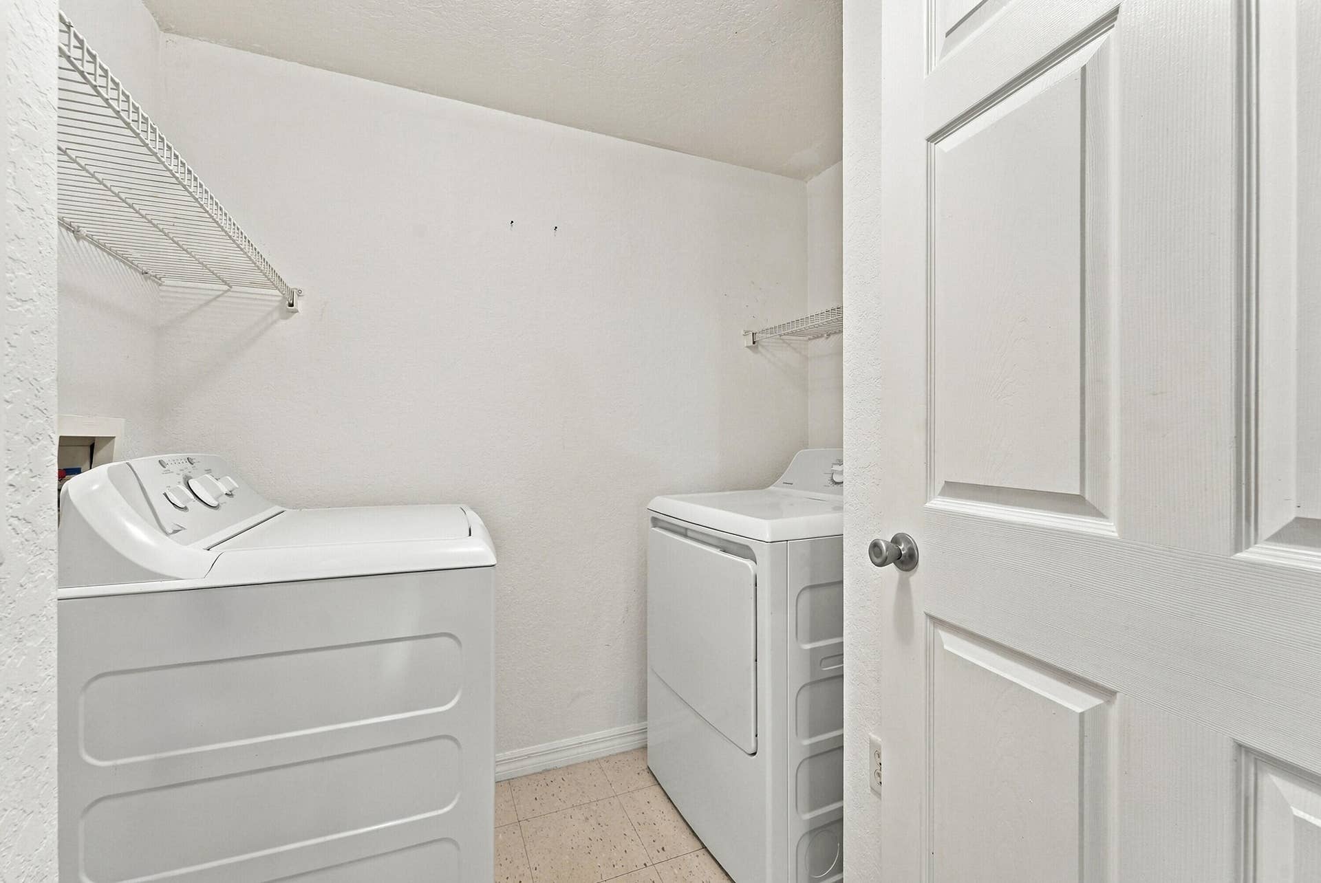 6790 W Sample Road, Coral Springs, FL 33067 20_laundry