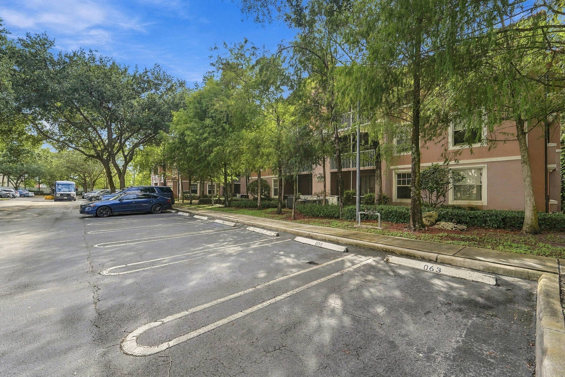 6790 W Sample Road, Coral Springs, FL 33067 28_parking