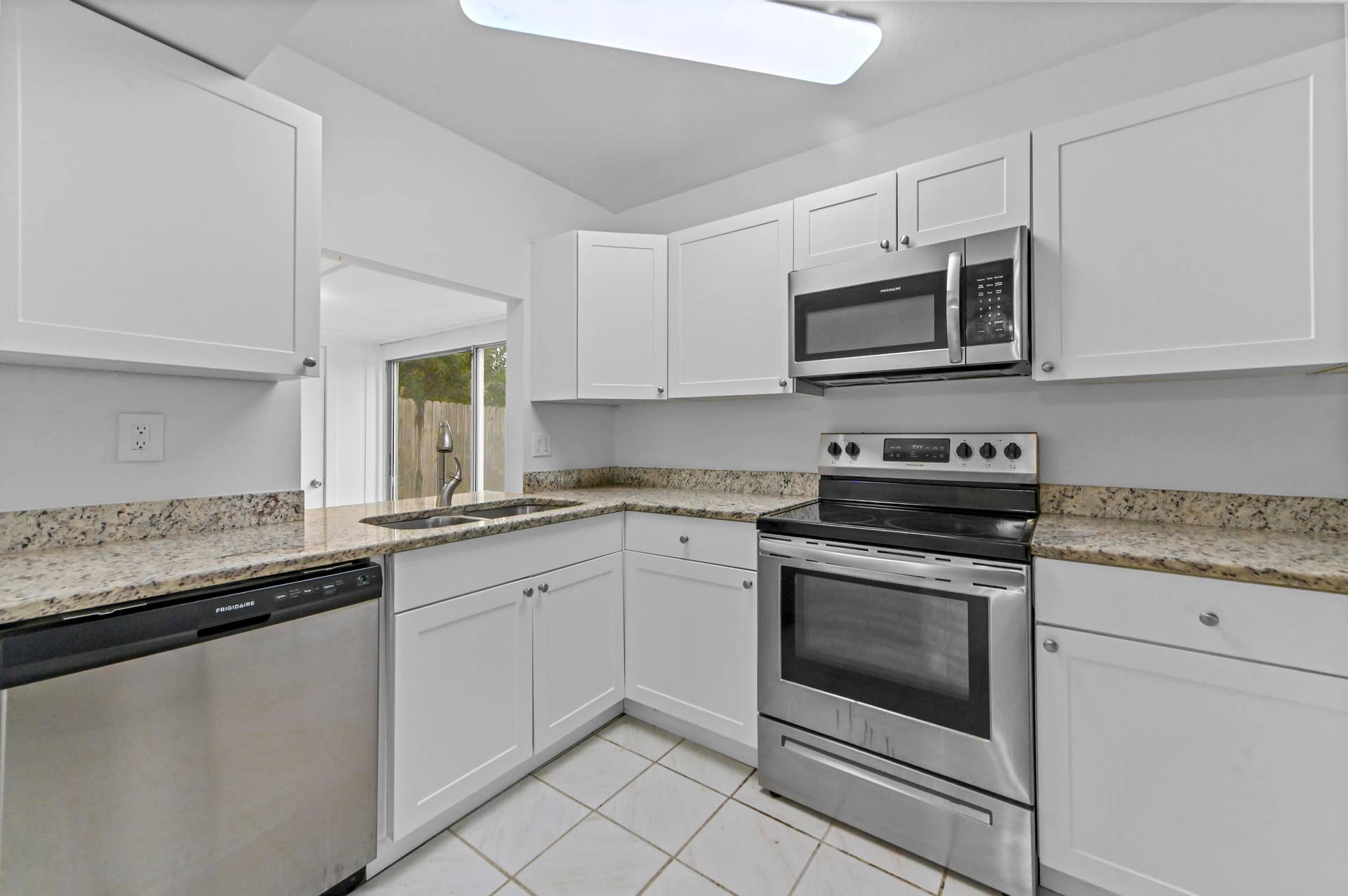 8600 Uranus Terrace, West Palm Beach, FL 33403 08 Kitchen 01