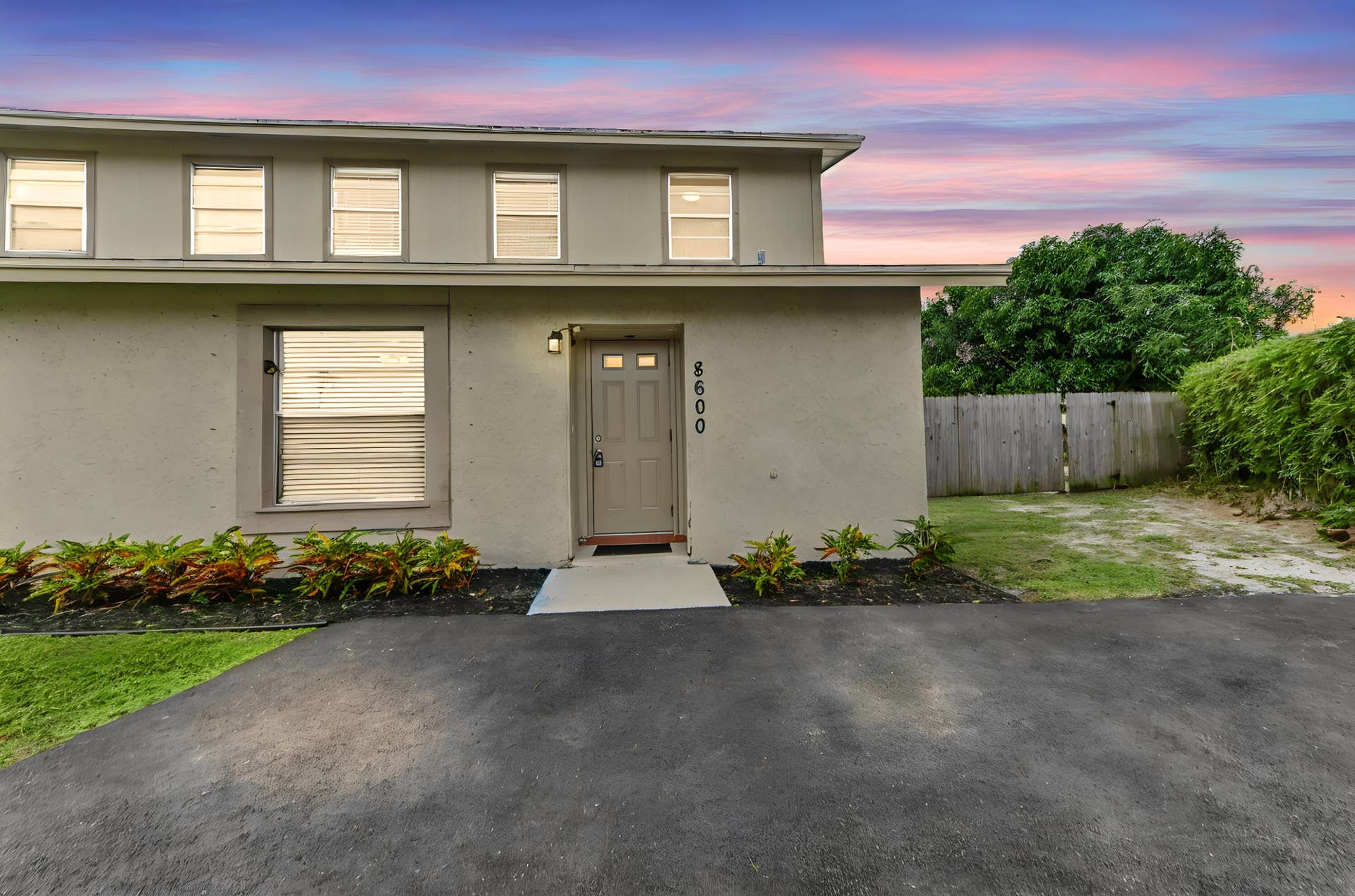 8600 Uranus Terrace, West Palm Beach, FL 33403 02-Entry-01_TW
