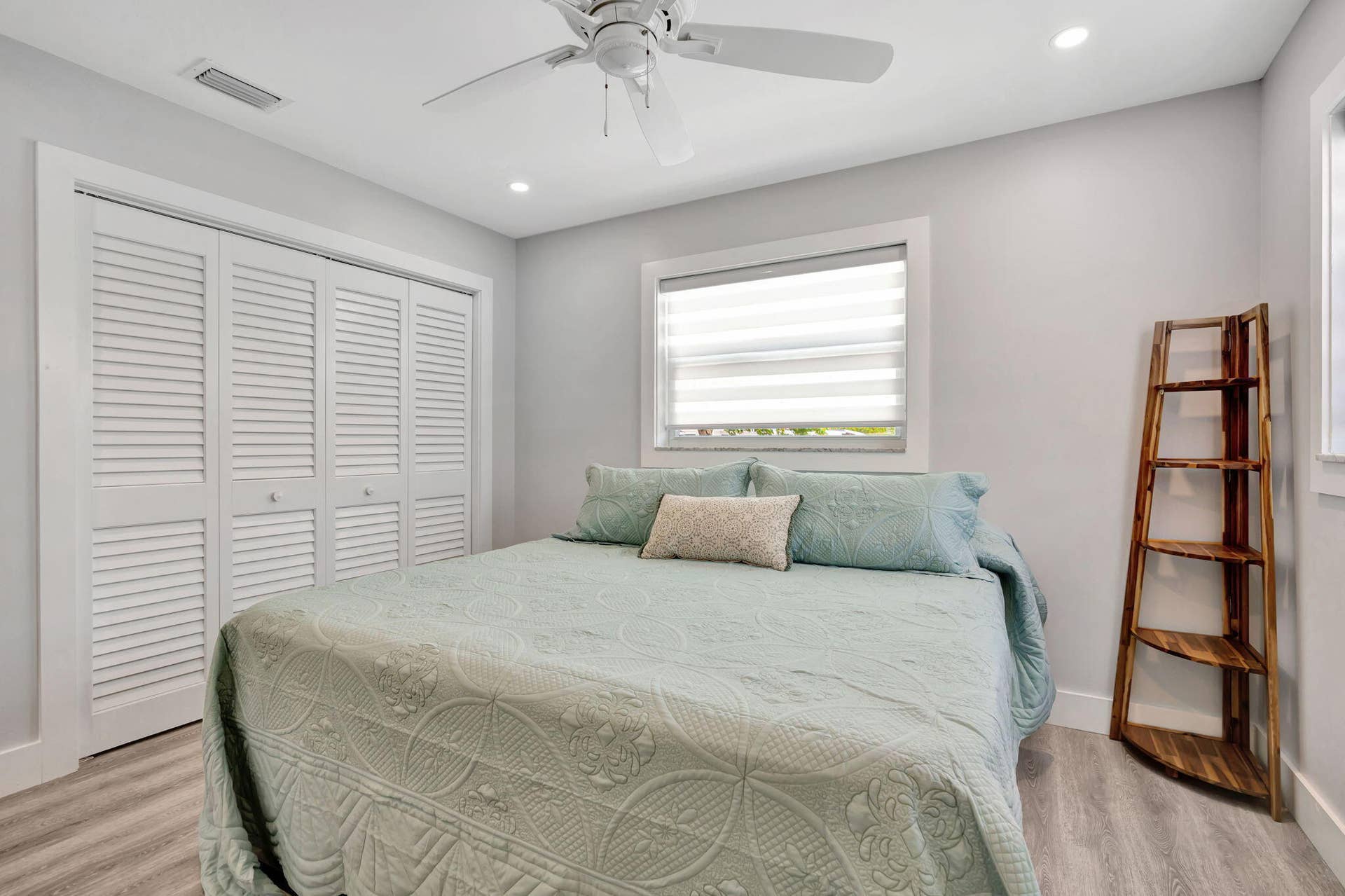 1125 Stillwater Drive, Jupiter, Jupiter, FL 33458 29-web-or-mls-_MLP0347