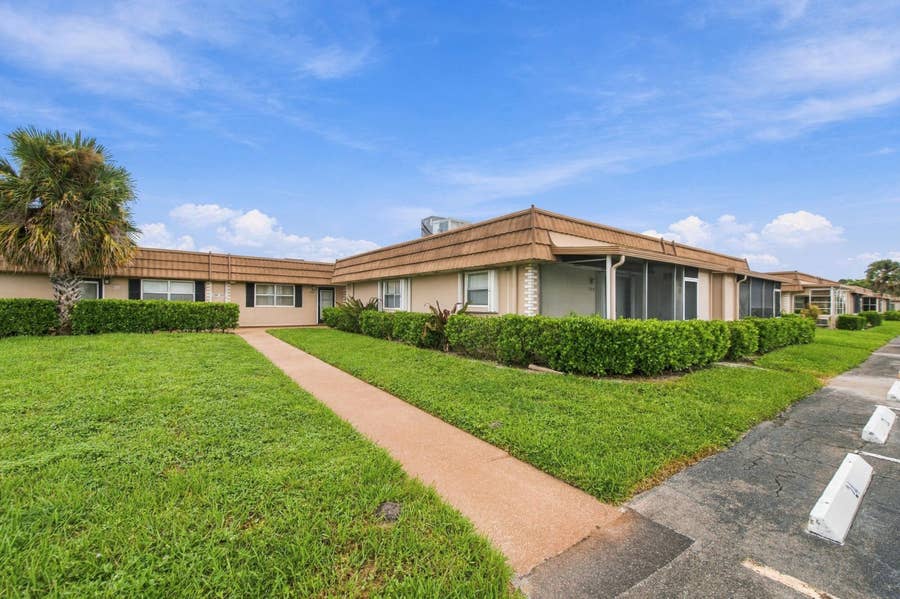 Property photo for 334 Seville N, Delray Beach, FL