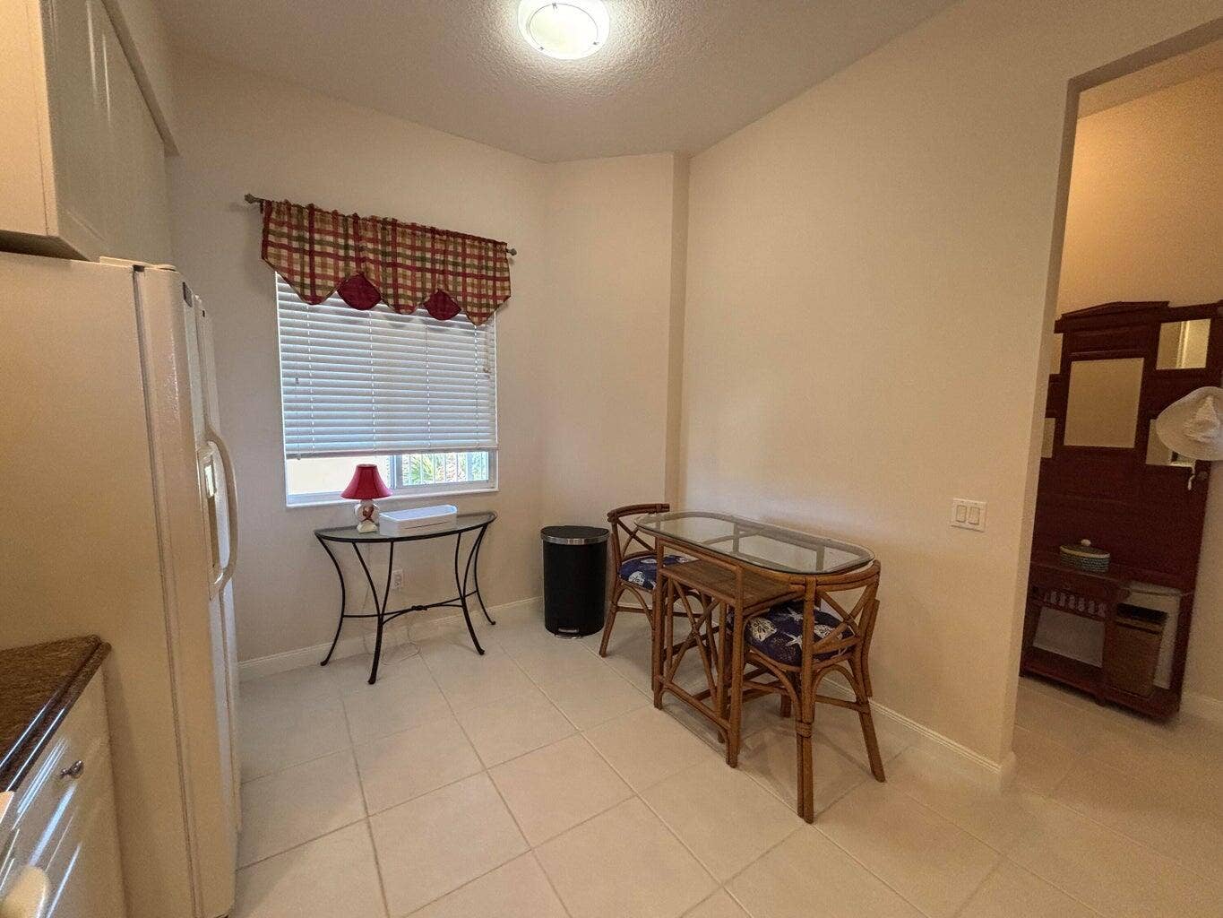 27 HARBOUR ISLE Drive W, #305, Fort Pierce, FL 34949 Kitchen