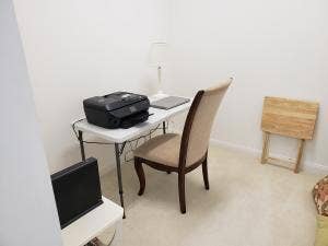 27 HARBOUR ISLE Drive W, #305, Fort Pierce, FL 34949 Den