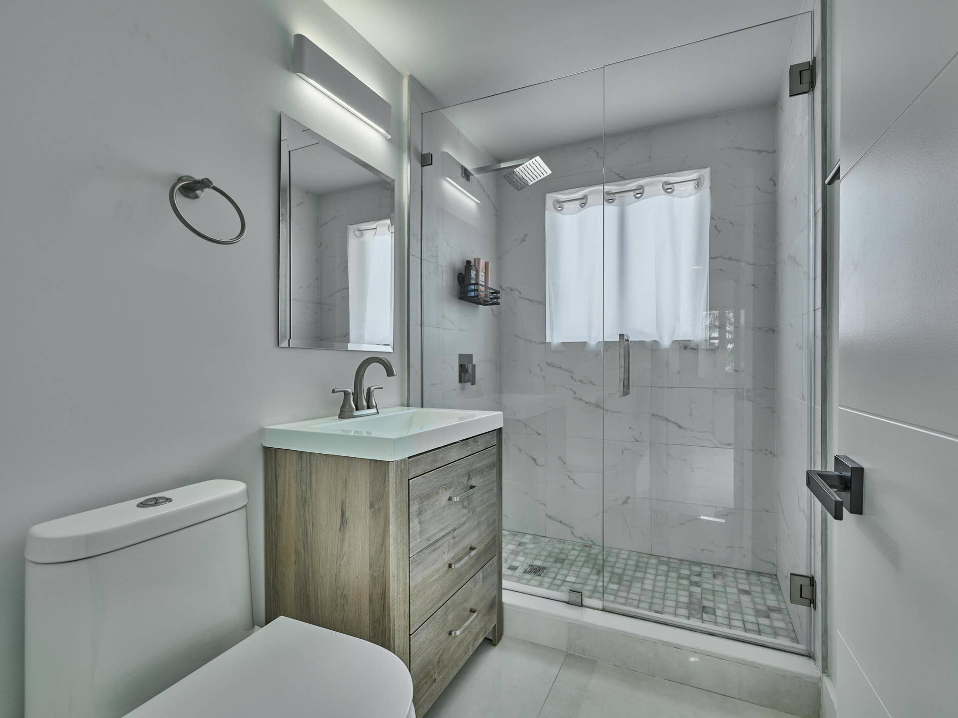 (94) Guest Bathroom