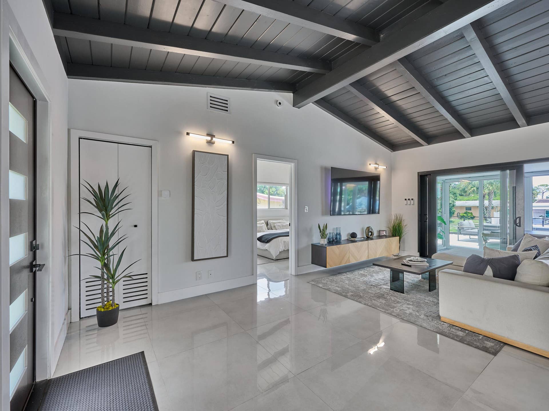 (57) Living Room