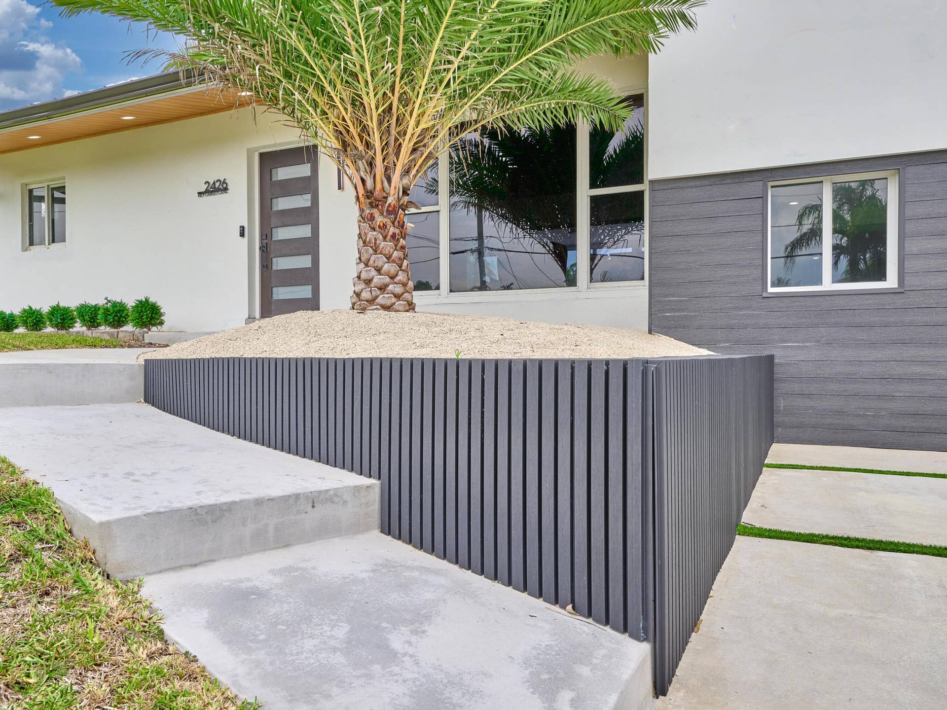 (5) Front Walkway