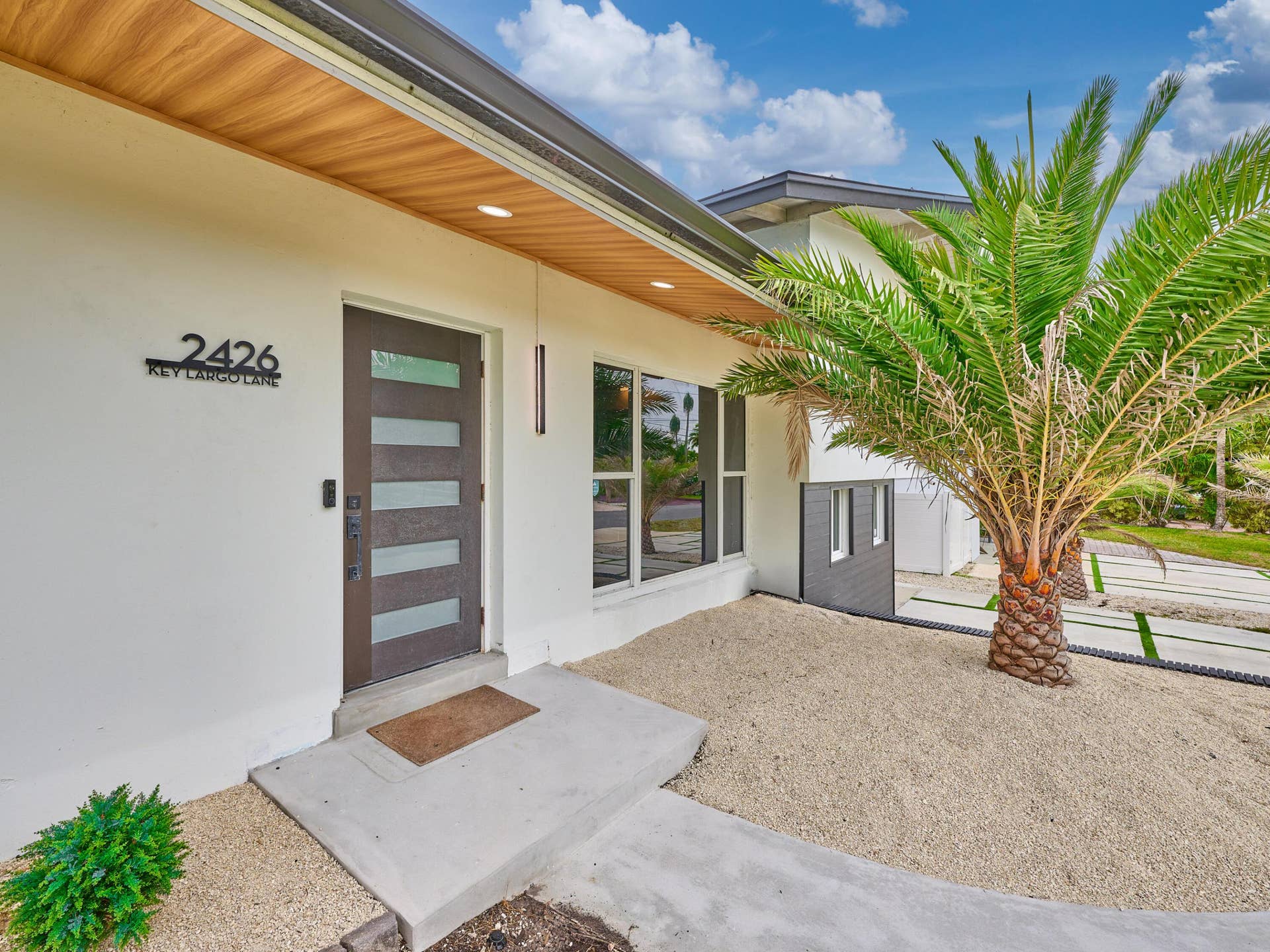 (4) Front Door