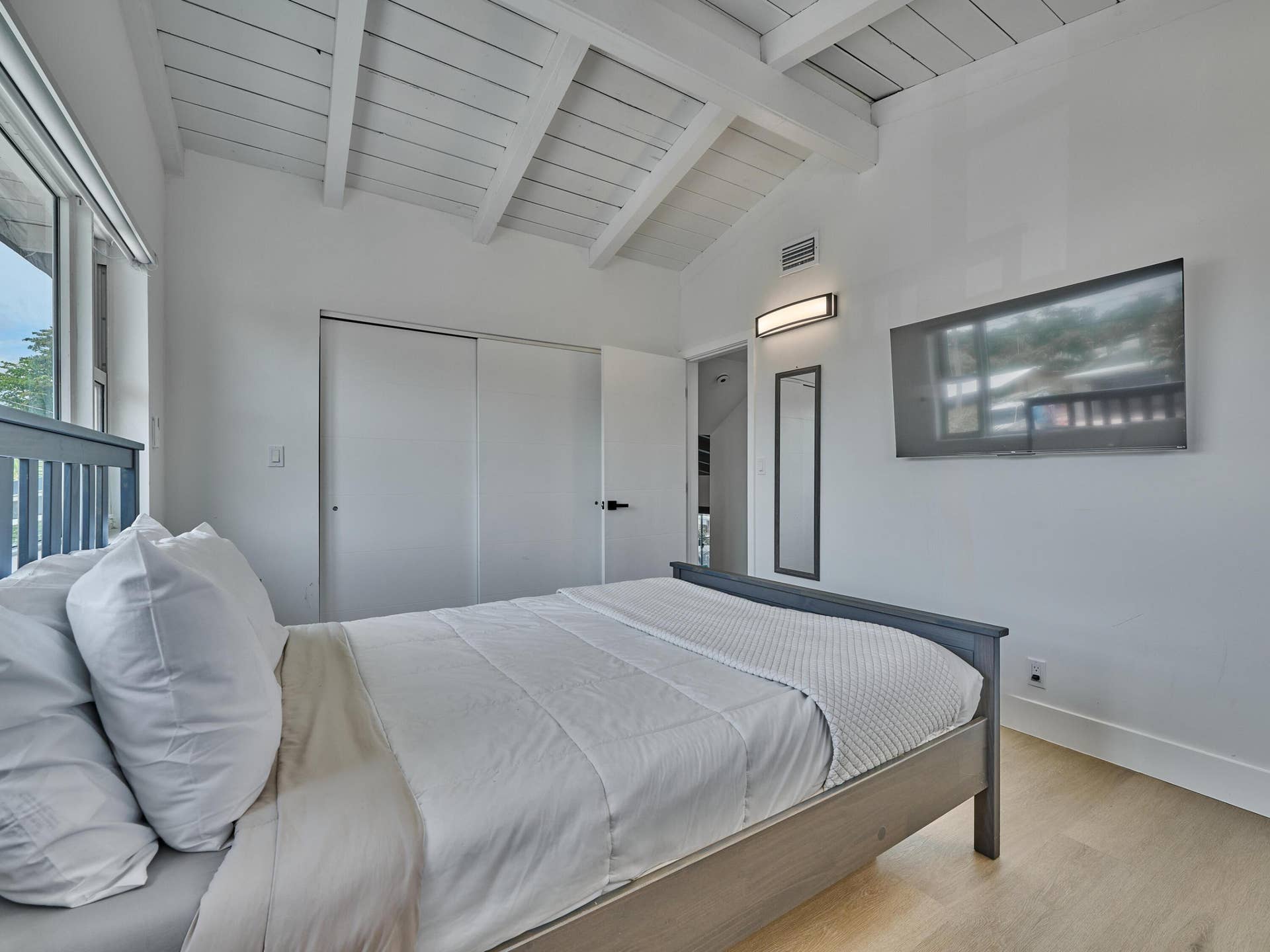 (88) Guest Bedroom 1 x4