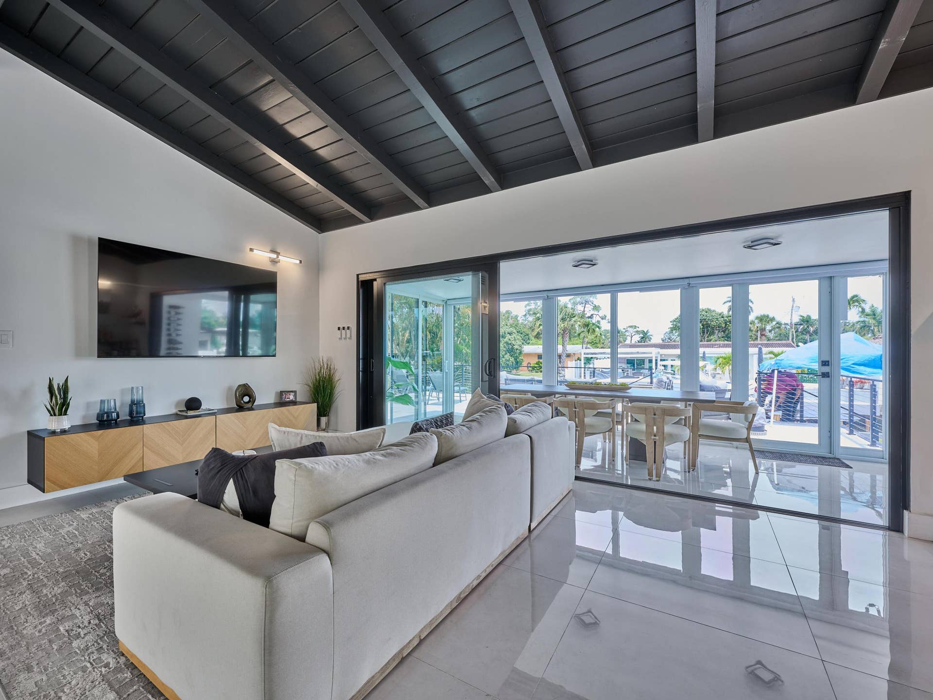 (59) Living Room:Sunroom