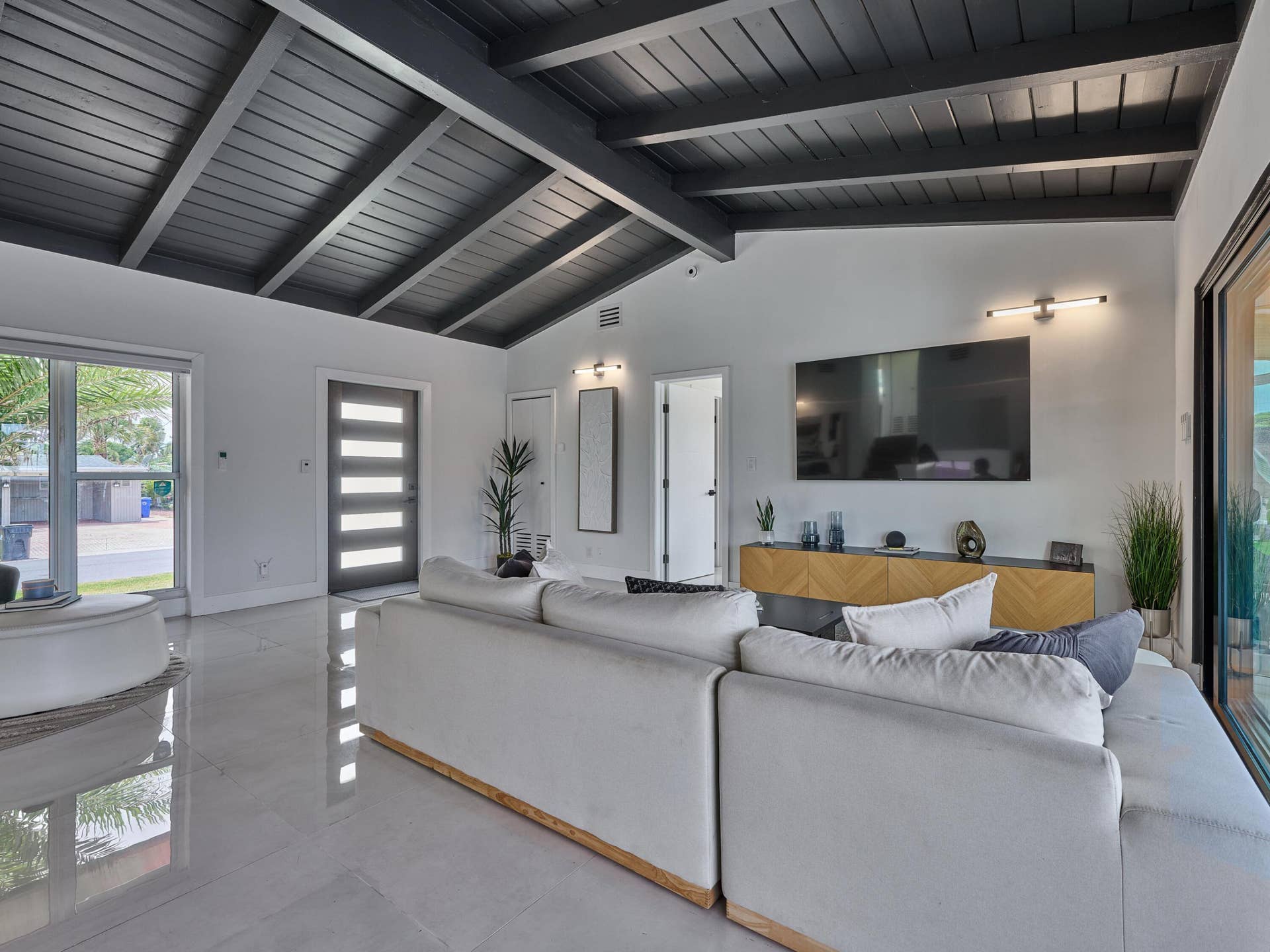 (63) Living Room