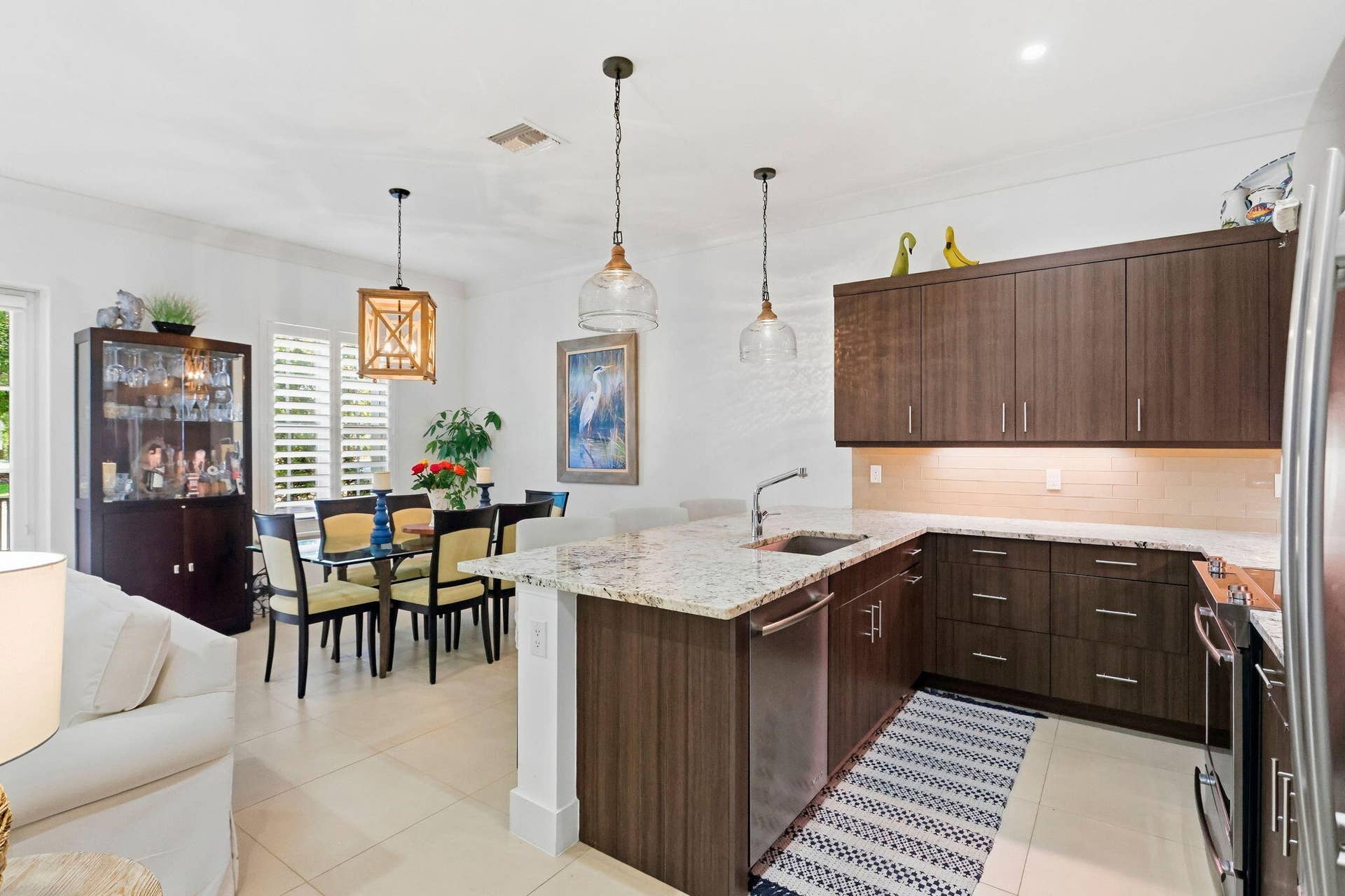 Kitchen & Dining