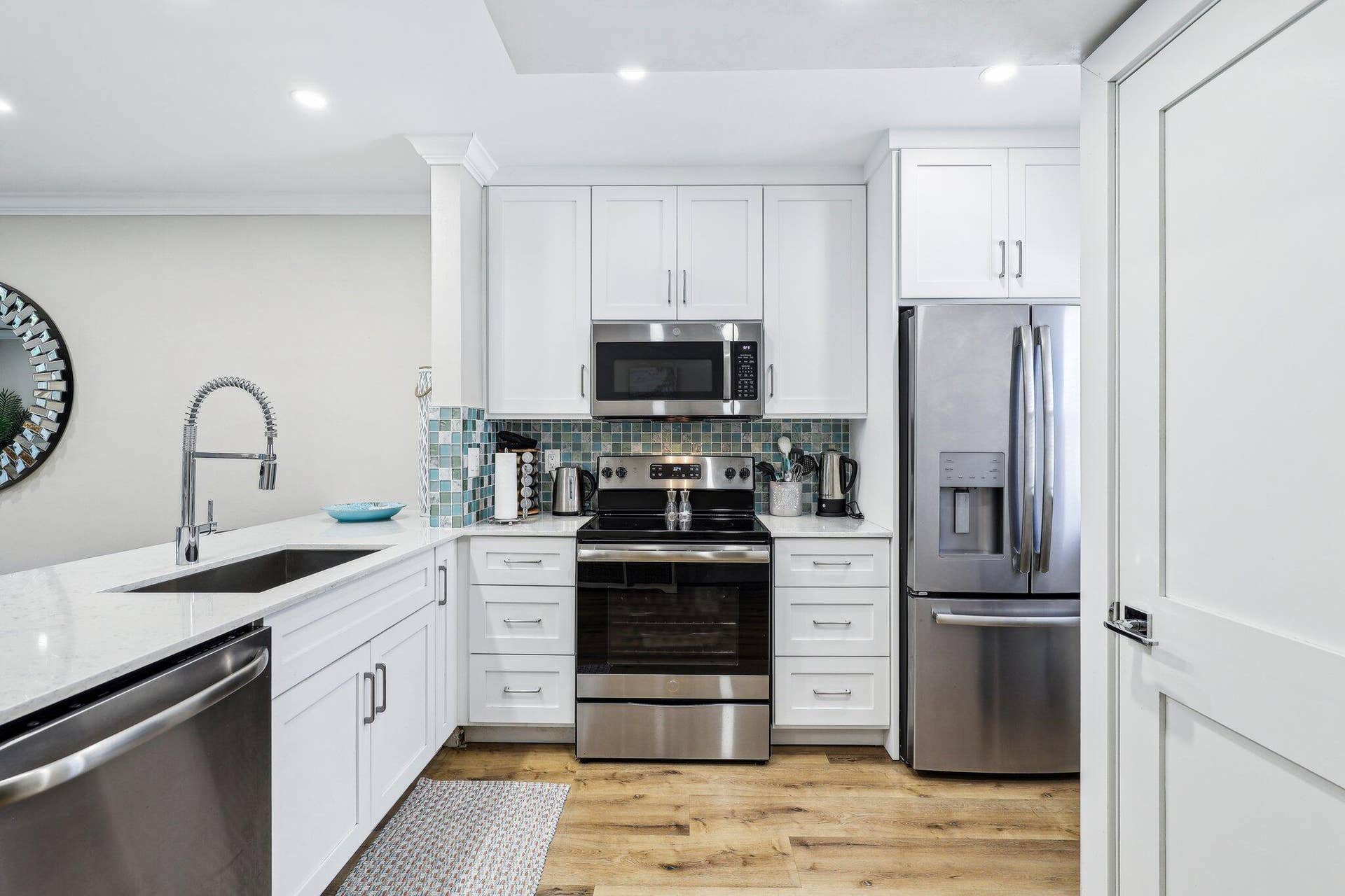 16-web-or-mls-E Royal Palm Rd-2005-016