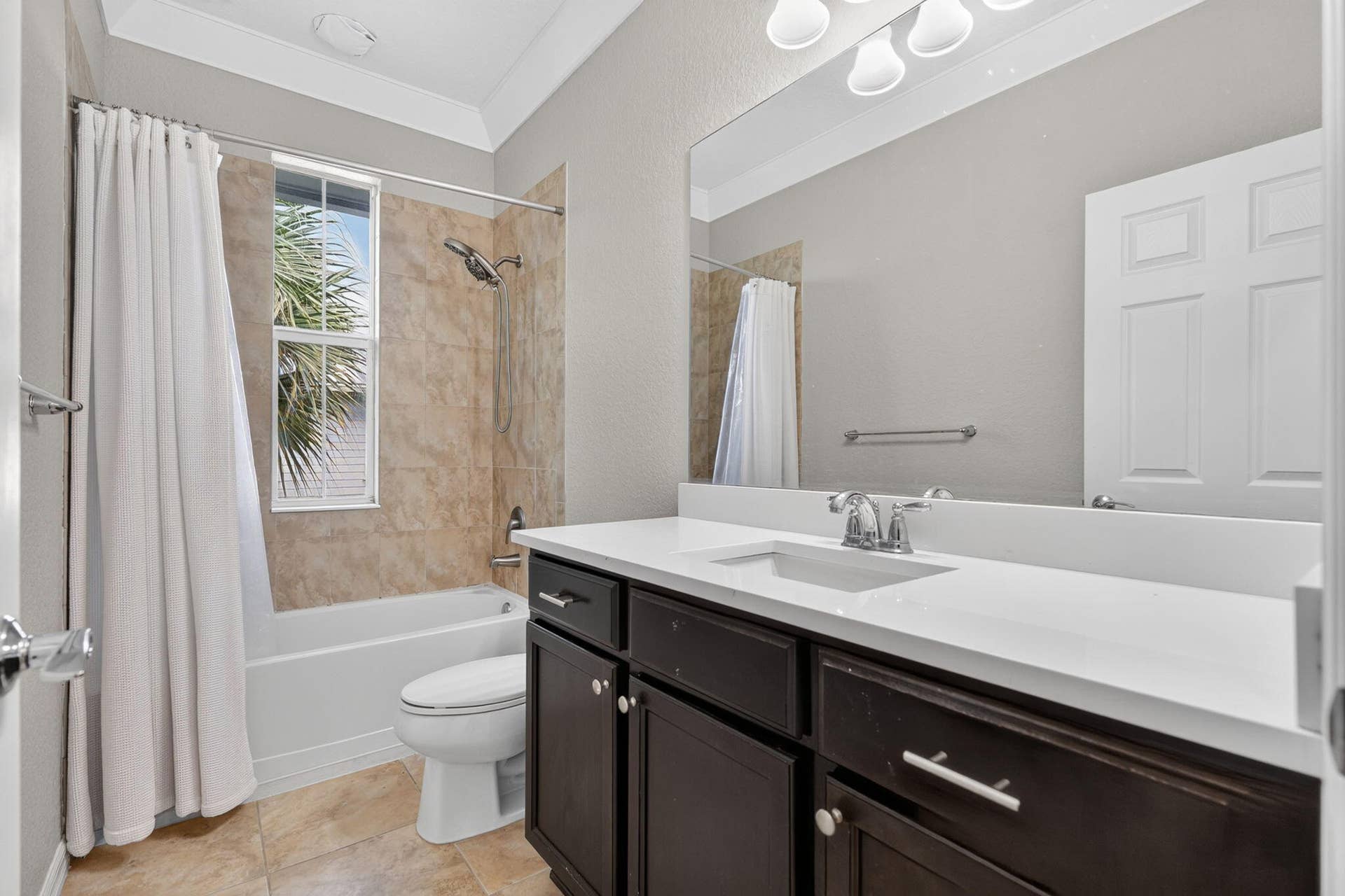 1201 DAKOTA Drive, Jupiter, FL 33458 Upstairs Guest Bathroom