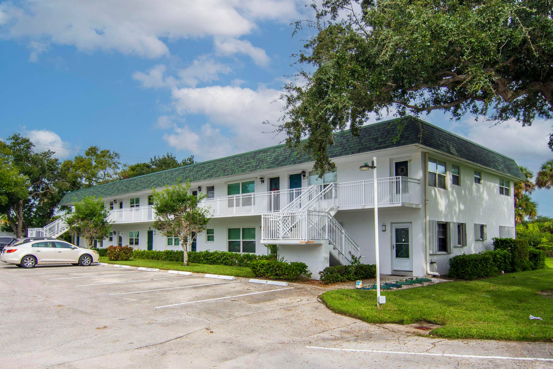 2800 Indian River Boulevard, #O-5, Vero Beach, FL 32960 Front