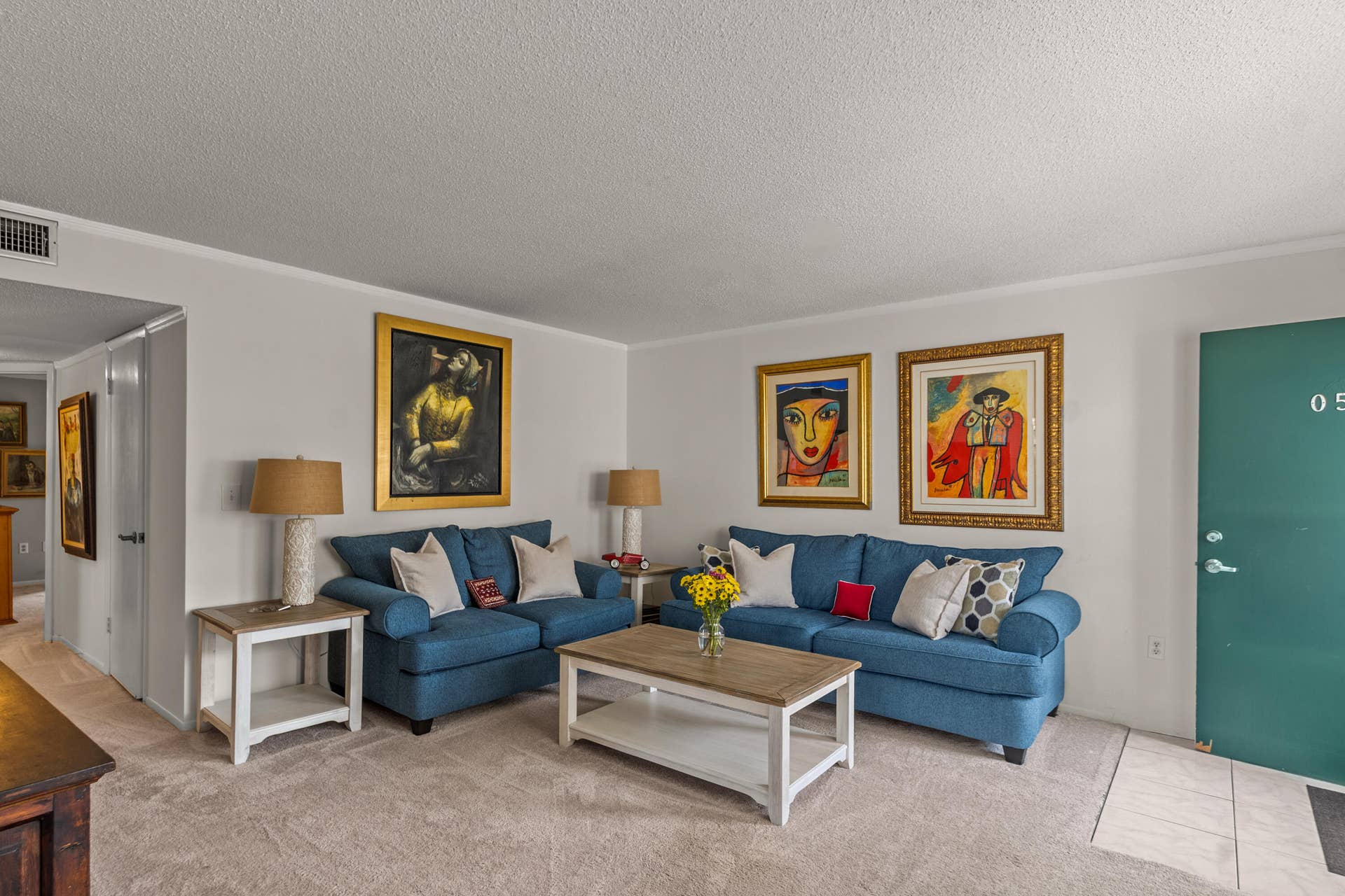 2800 Indian River Boulevard, #O-5, Vero Beach, FL 32960 Living Room