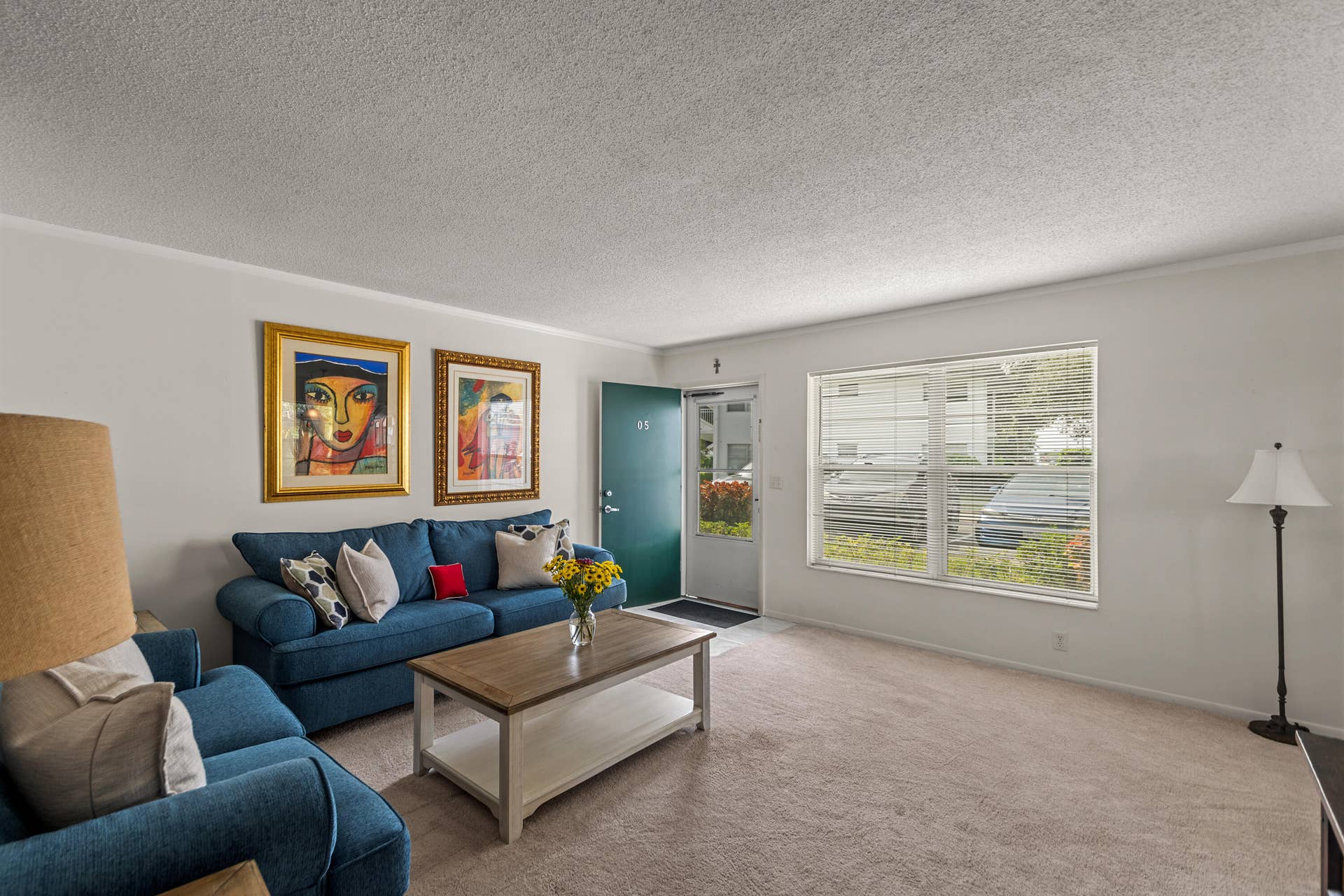 2800 Indian River Boulevard, #O-5, Vero Beach, FL 32960 Living Room