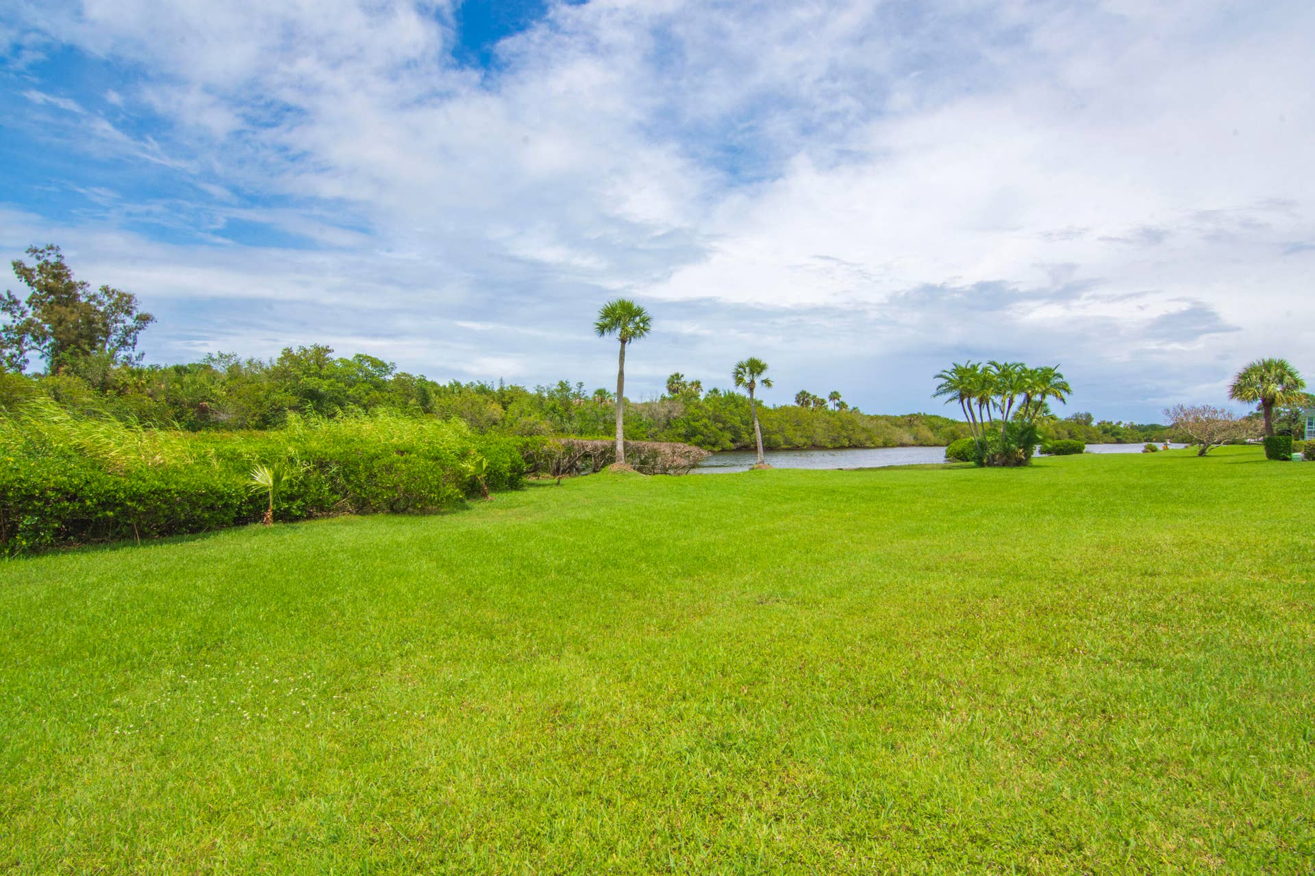 2800 Indian River Boulevard, #O-5, Vero Beach, FL 32960 View from the back of the unit