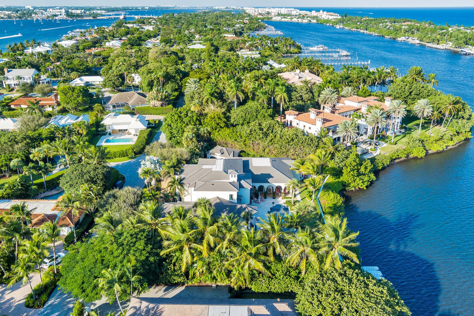 1520 Paslay Place, Manalapan, FL 33462 low-69-37