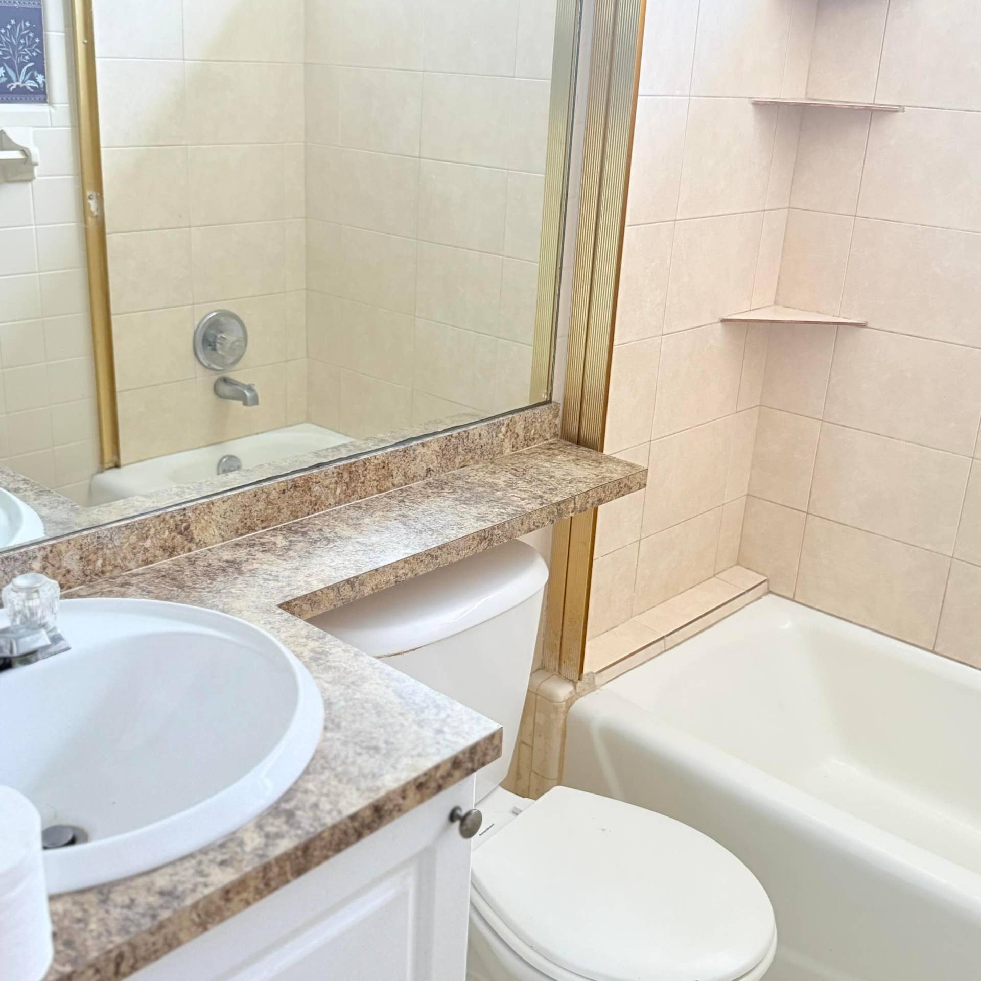 20 SE 13th Street, #Unit a2, Boca Raton, FL 33432 Bathroom 1