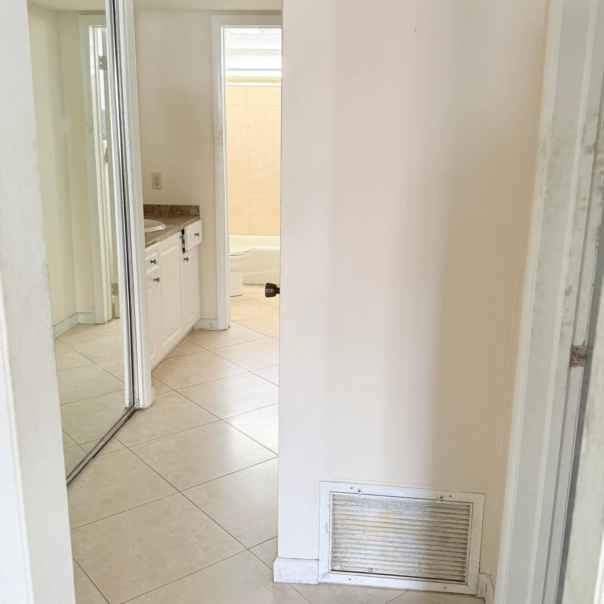 20 SE 13th Street, #Unit a2, Boca Raton, FL 33432 Bathroom Main