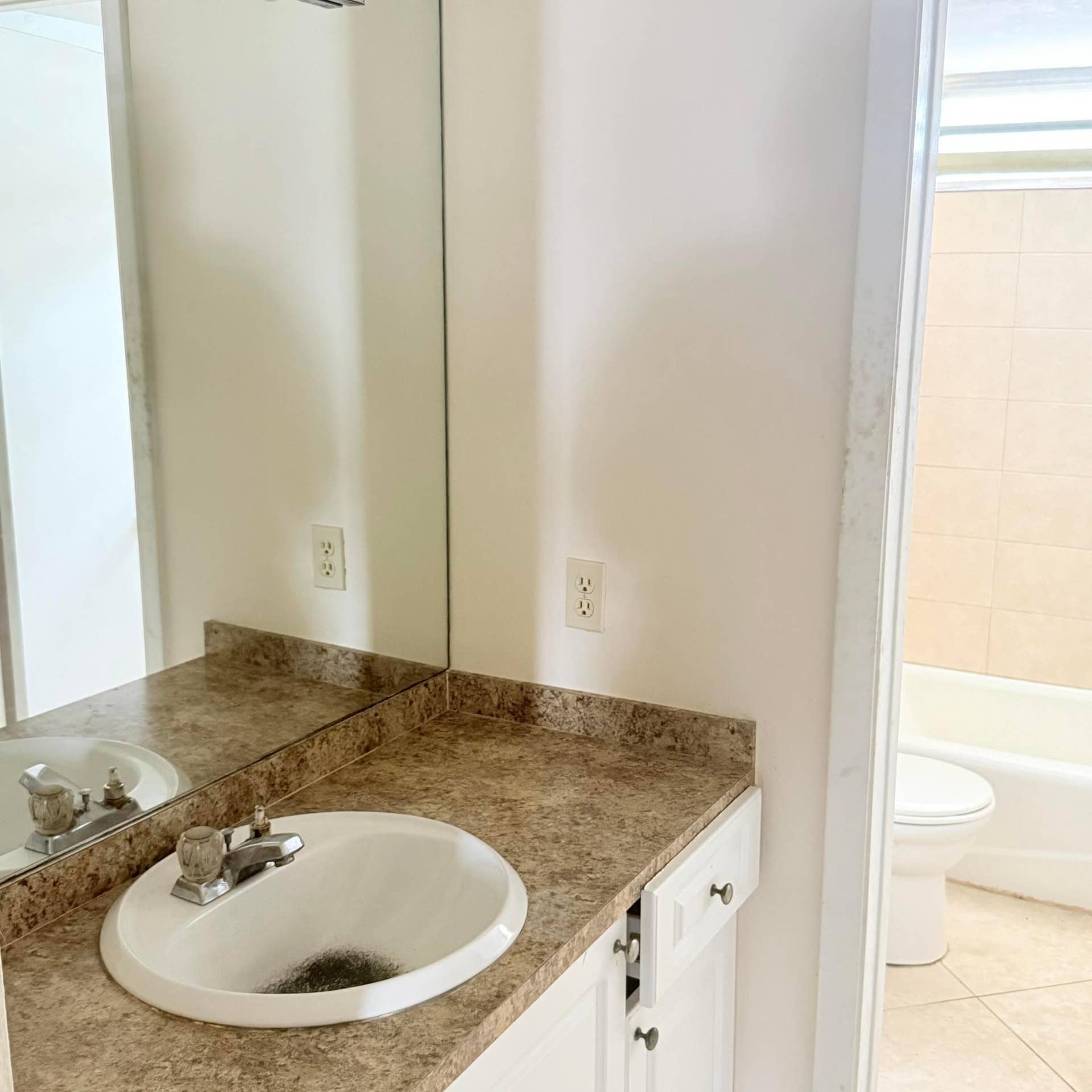 20 SE 13th Street, #Unit a2, Boca Raton, FL 33432 Bathroom Sink